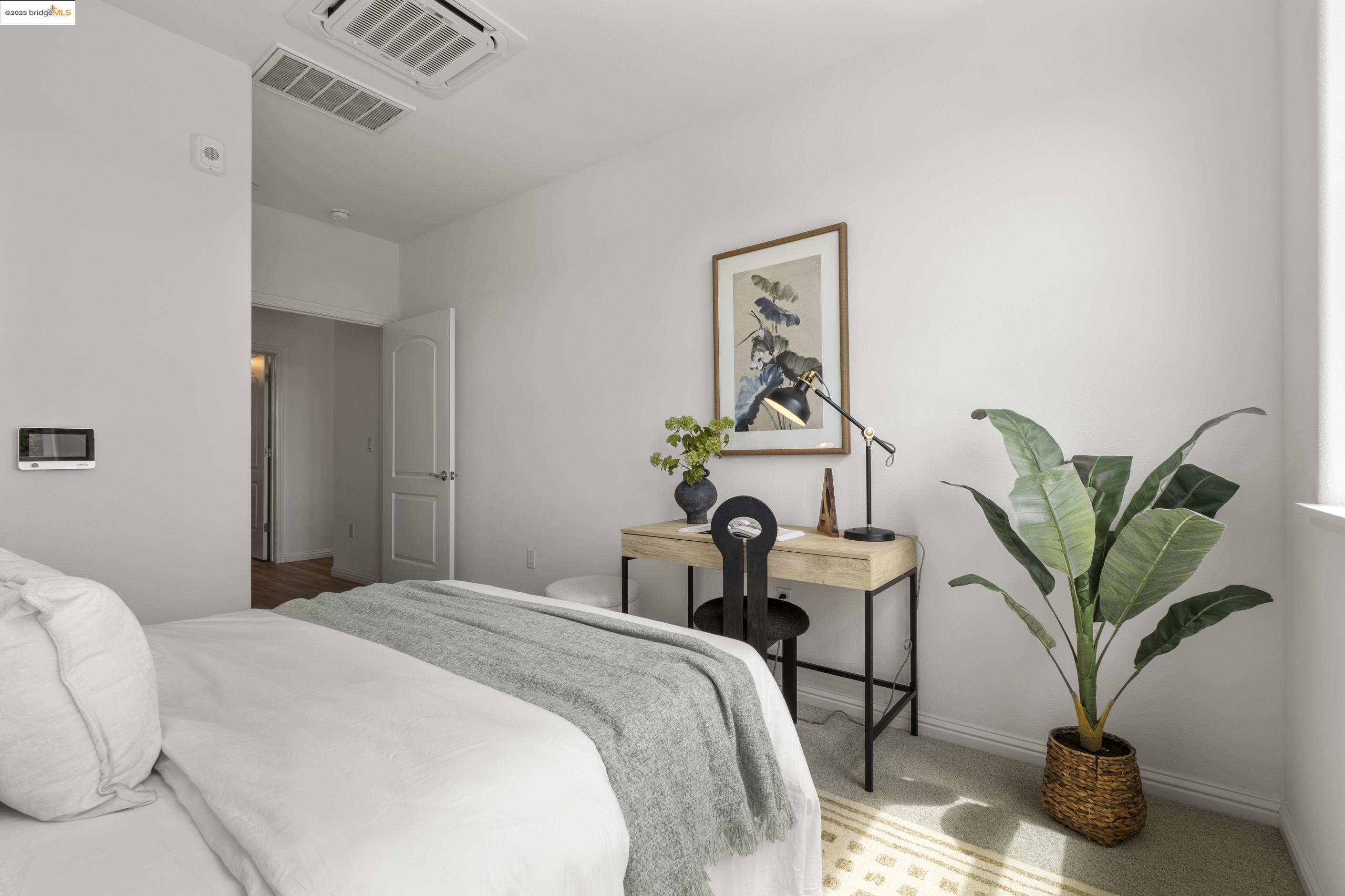 Detail Gallery Image 18 of 44 For 2818 Fifth Street, Alameda,  CA 94501 - 2 Beds | 2 Baths