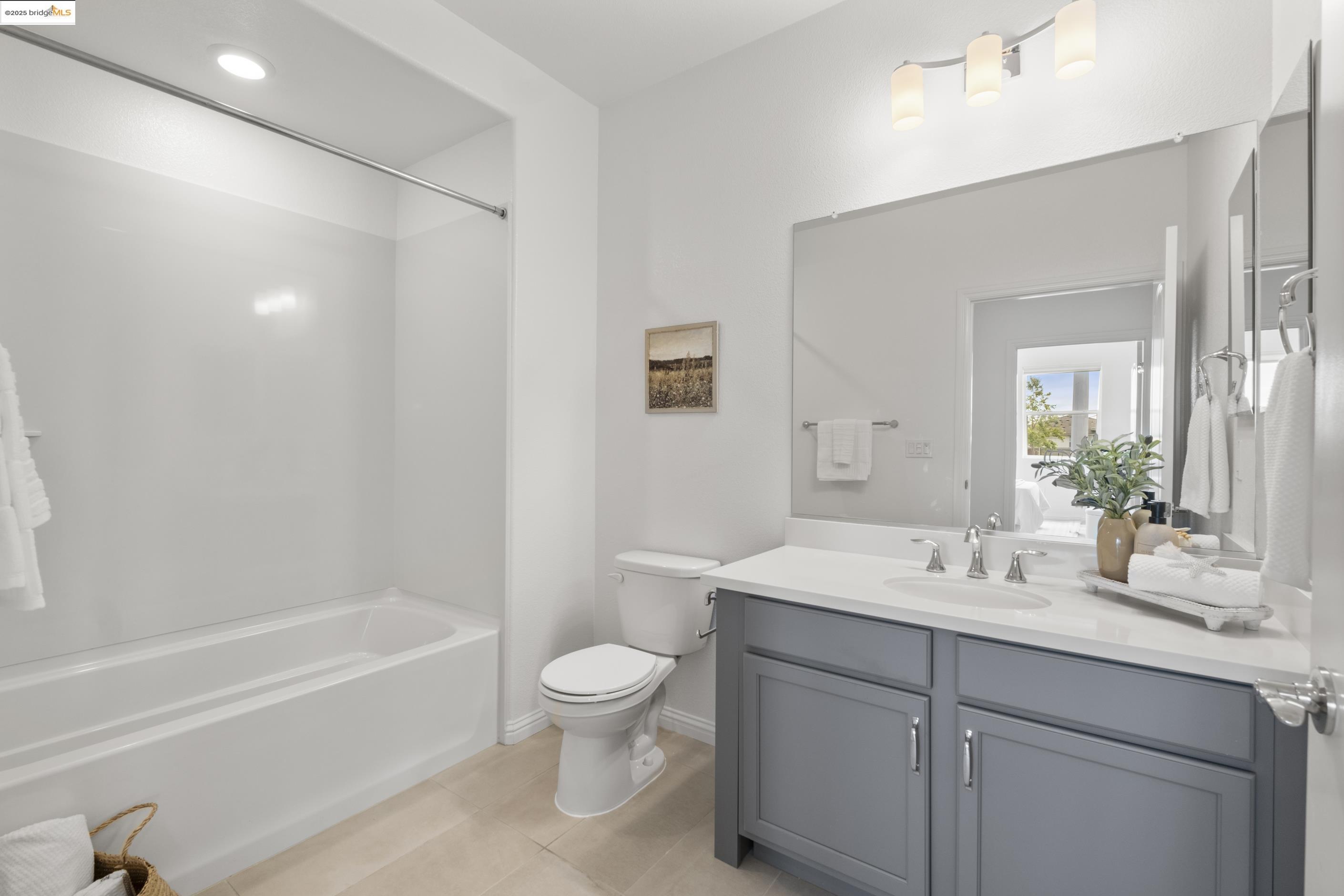 Detail Gallery Image 19 of 44 For 2818 Fifth Street, Alameda,  CA 94501 - 2 Beds | 2 Baths