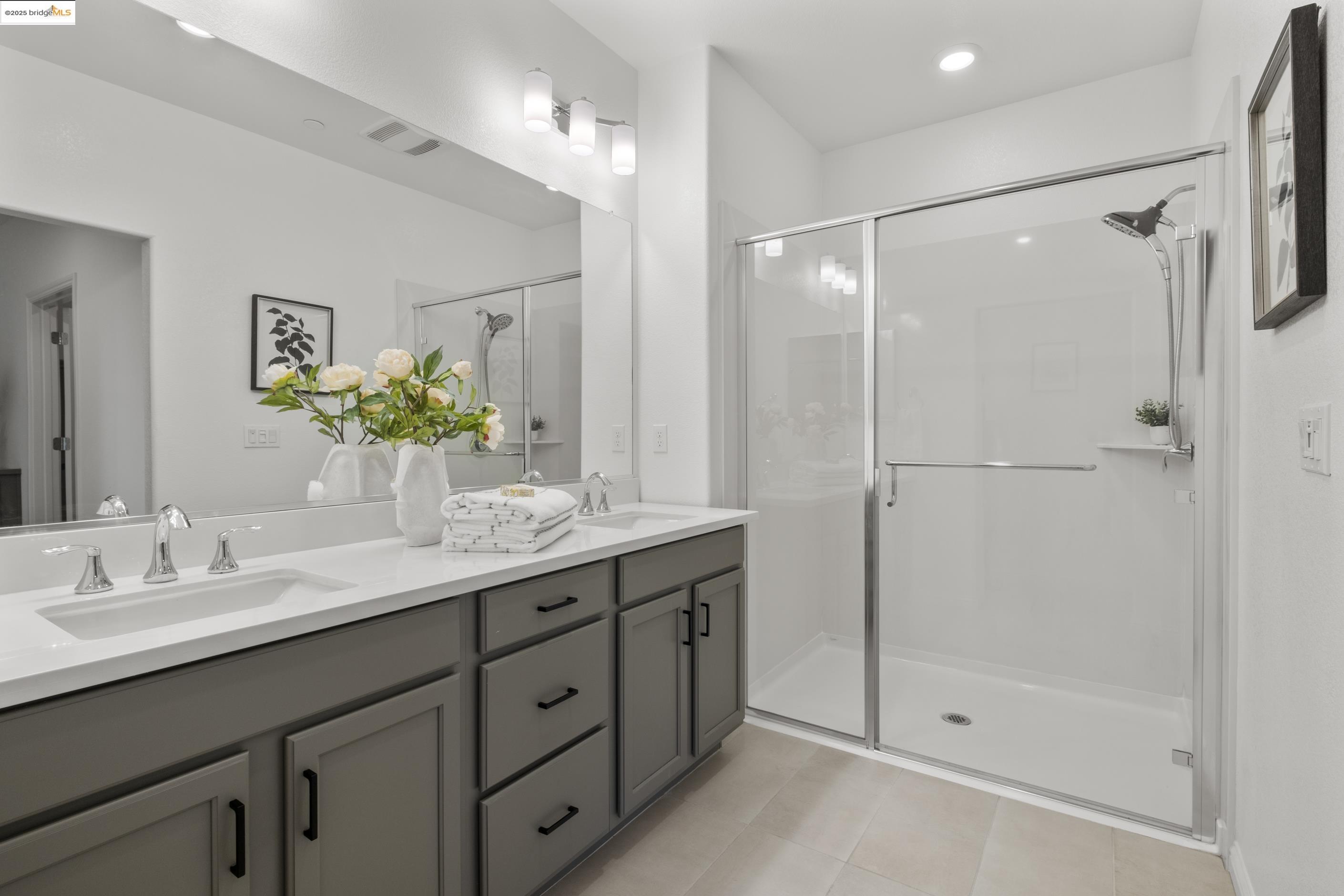 Detail Gallery Image 27 of 44 For 2818 Fifth Street, Alameda,  CA 94501 - 2 Beds | 2 Baths