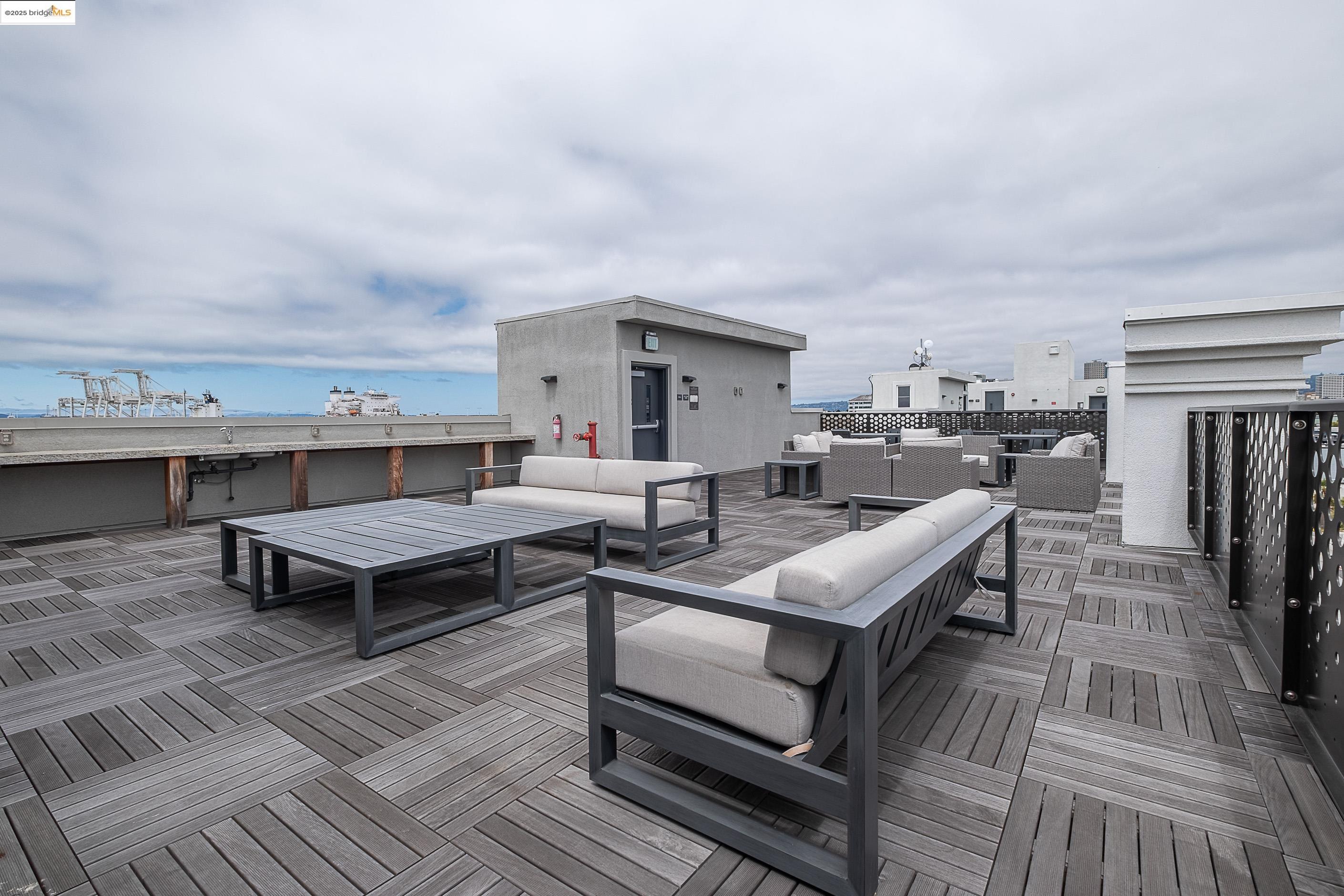 Detail Gallery Image 31 of 44 For 2818 Fifth Street, Alameda,  CA 94501 - 2 Beds | 2 Baths