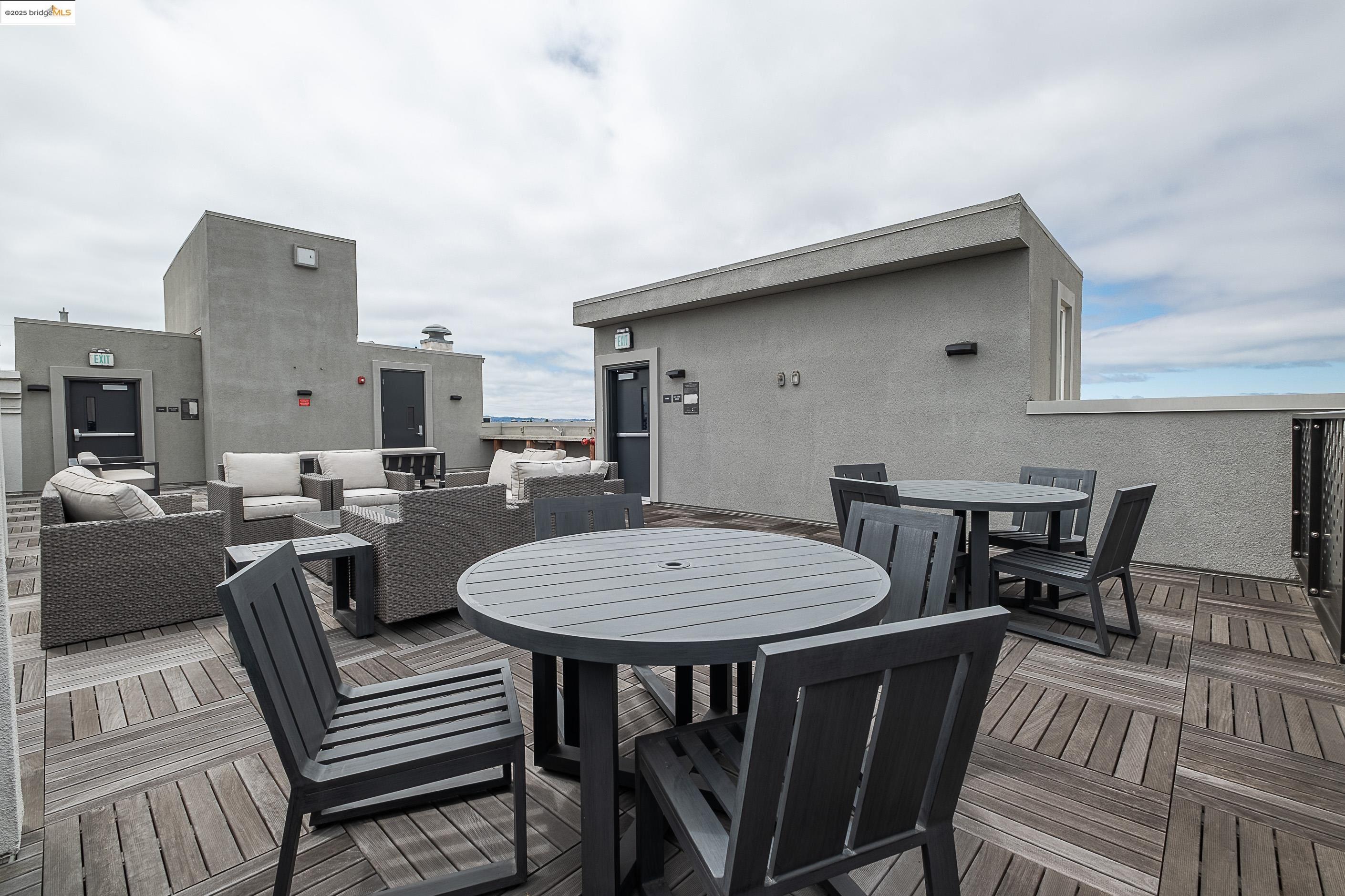 Detail Gallery Image 33 of 44 For 2818 Fifth Street, Alameda,  CA 94501 - 2 Beds | 2 Baths