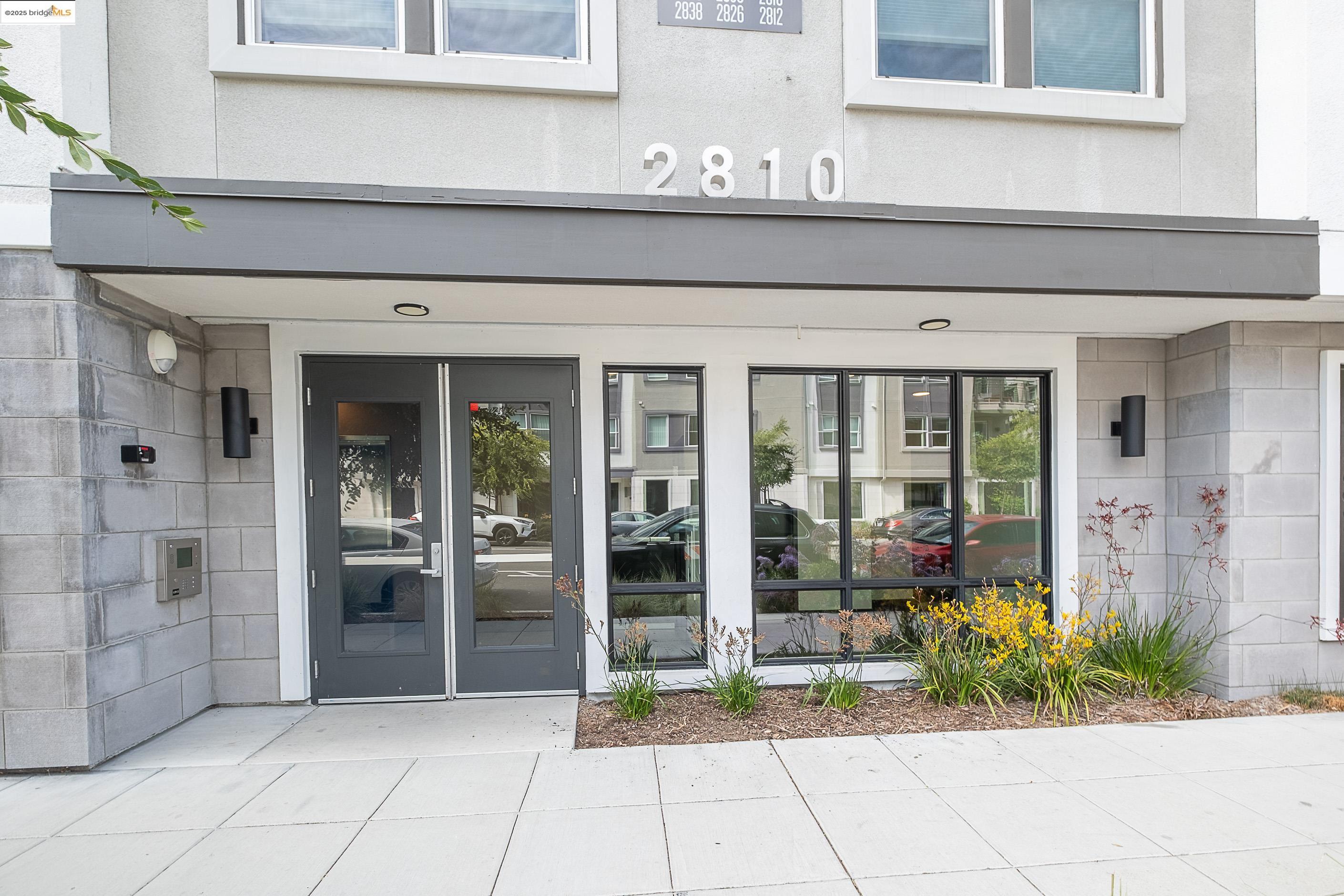 Detail Gallery Image 35 of 44 For 2818 Fifth Street, Alameda,  CA 94501 - 2 Beds | 2 Baths