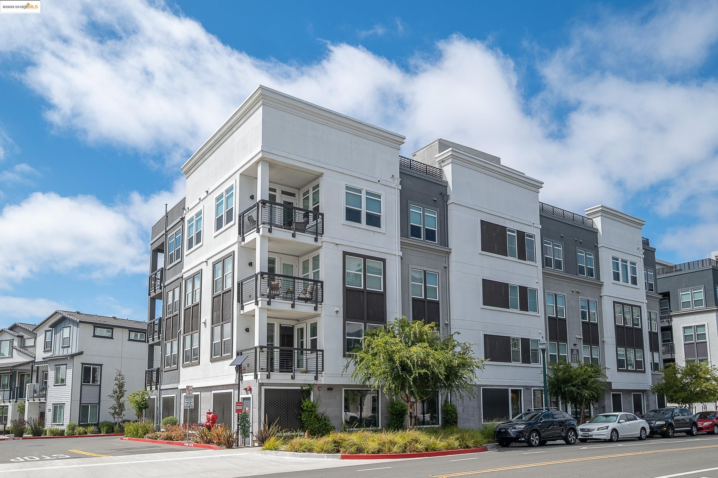 Detail Gallery Image 36 of 44 For 2818 Fifth Street, Alameda,  CA 94501 - 2 Beds | 2 Baths