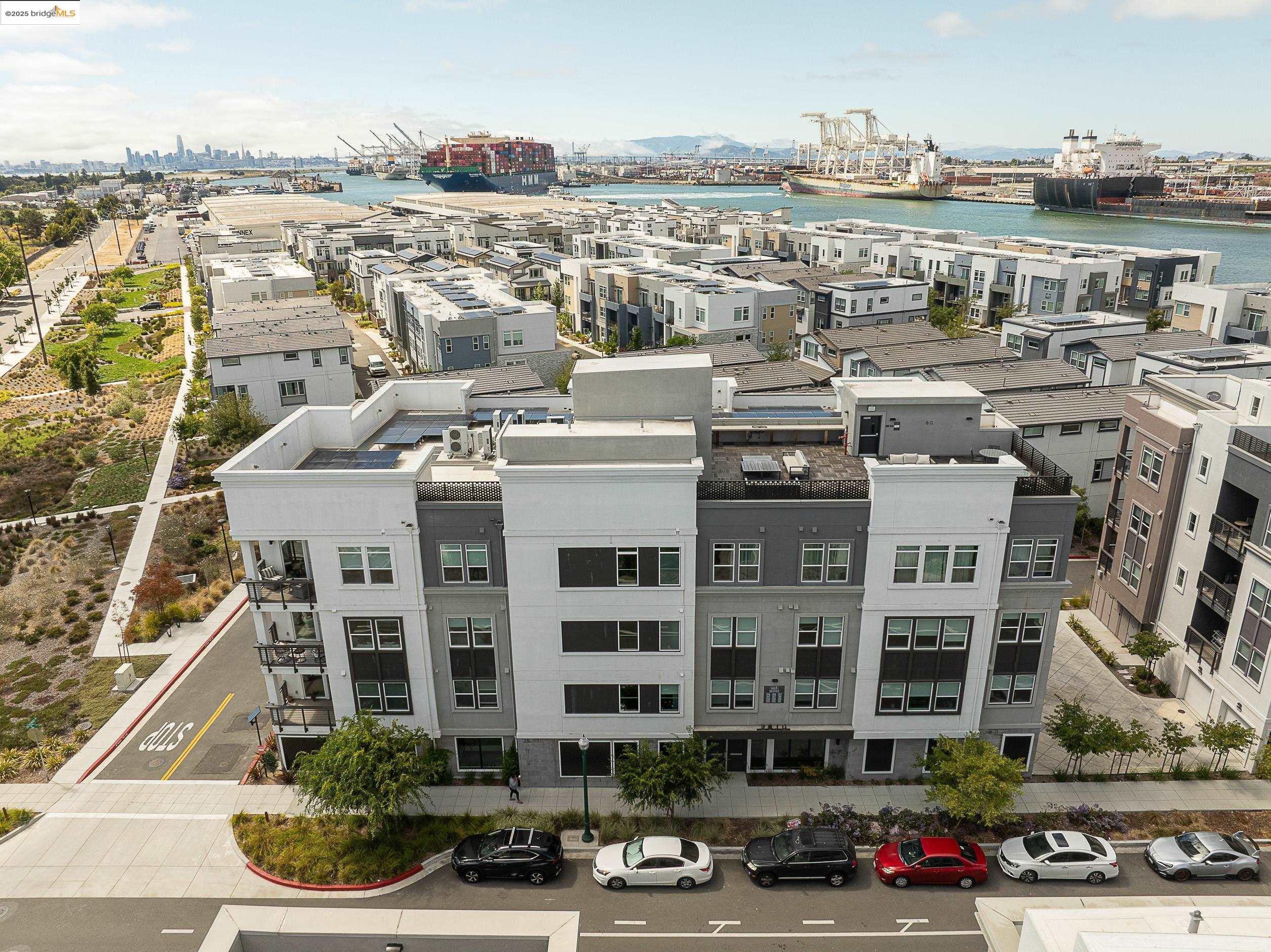 Detail Gallery Image 37 of 44 For 2818 Fifth Street, Alameda,  CA 94501 - 2 Beds | 2 Baths