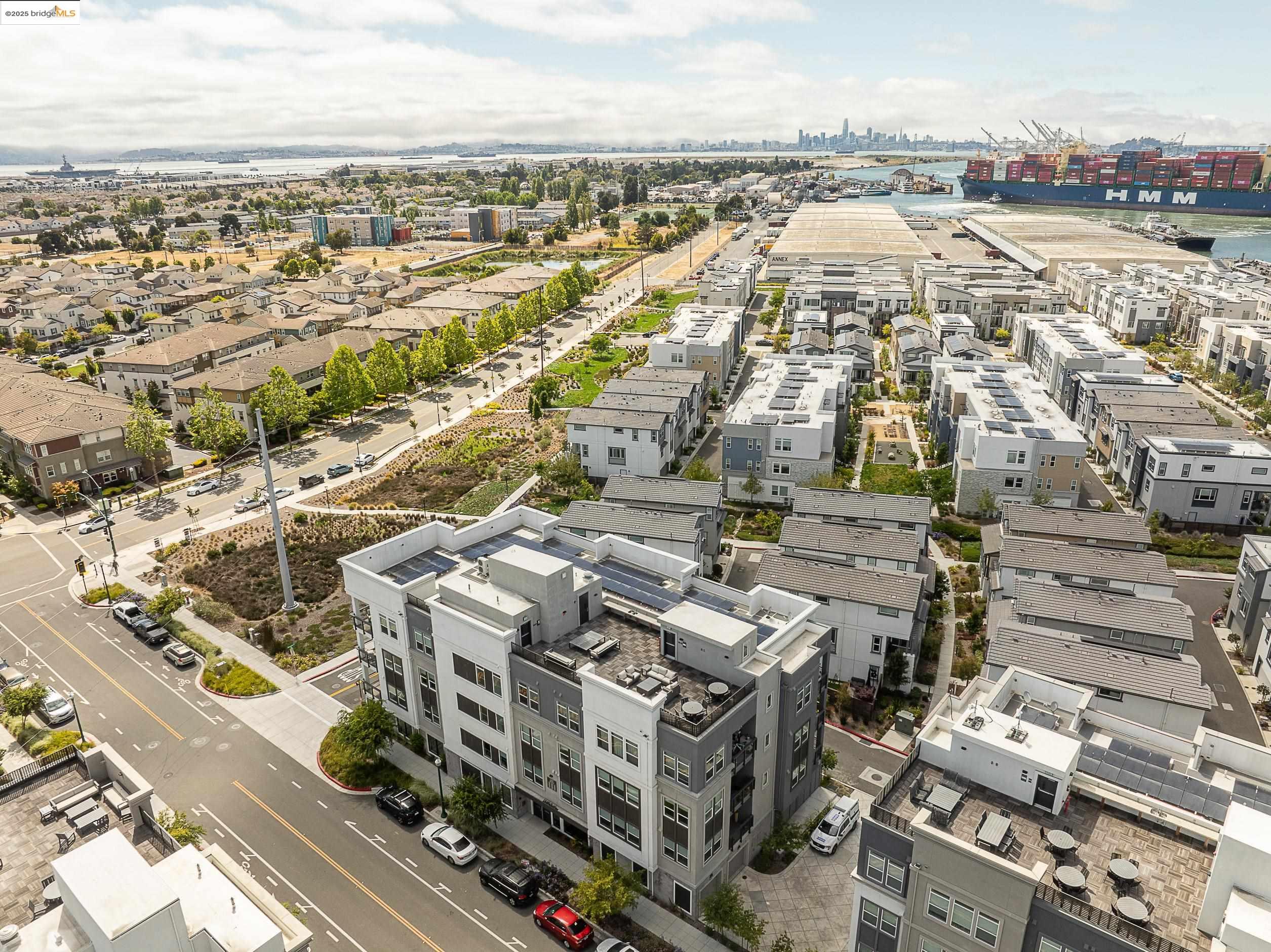 Detail Gallery Image 39 of 44 For 2818 Fifth Street, Alameda,  CA 94501 - 2 Beds | 2 Baths