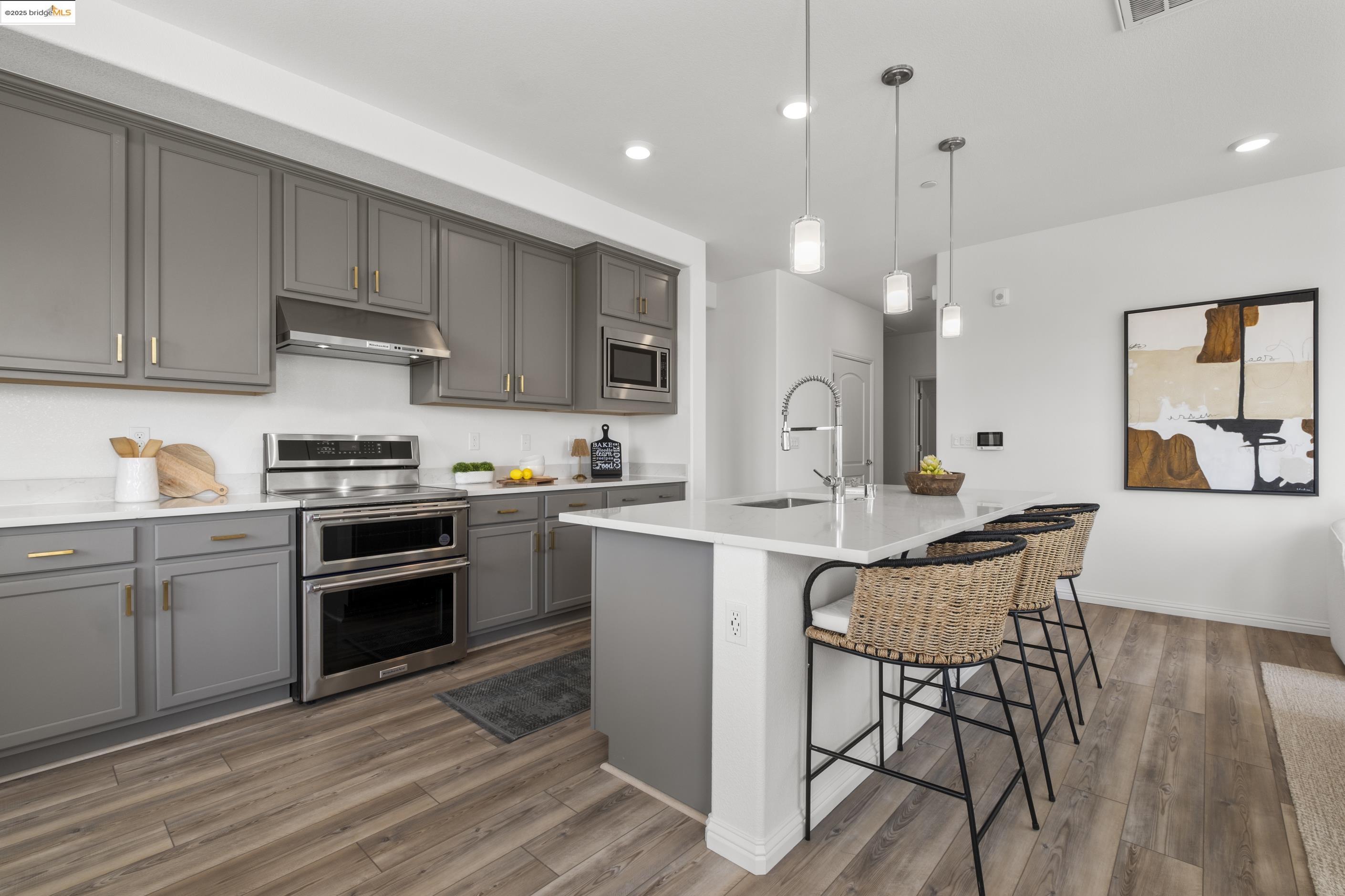 Detail Gallery Image 7 of 44 For 2818 Fifth Street, Alameda,  CA 94501 - 2 Beds | 2 Baths