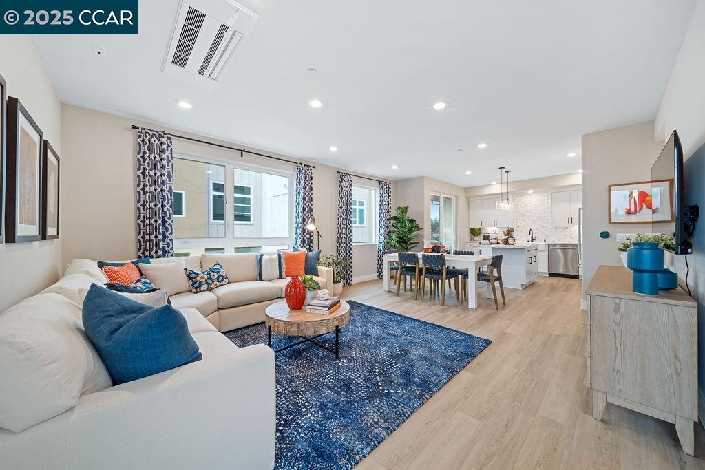 Detail Gallery Image 2 of 40 For 27264 Cosmo Ct, Hayward,  CA 94541 - 3 Beds | 2/1 Baths