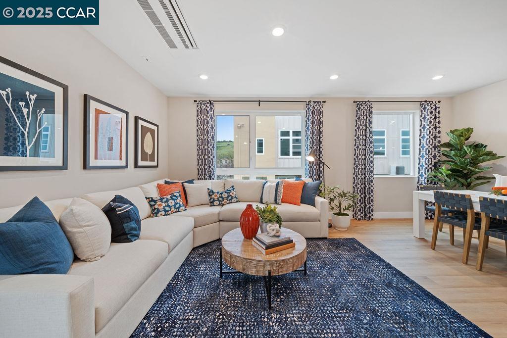 Detail Gallery Image 3 of 40 For 27264 Cosmo Ct, Hayward,  CA 94541 - 3 Beds | 2/1 Baths