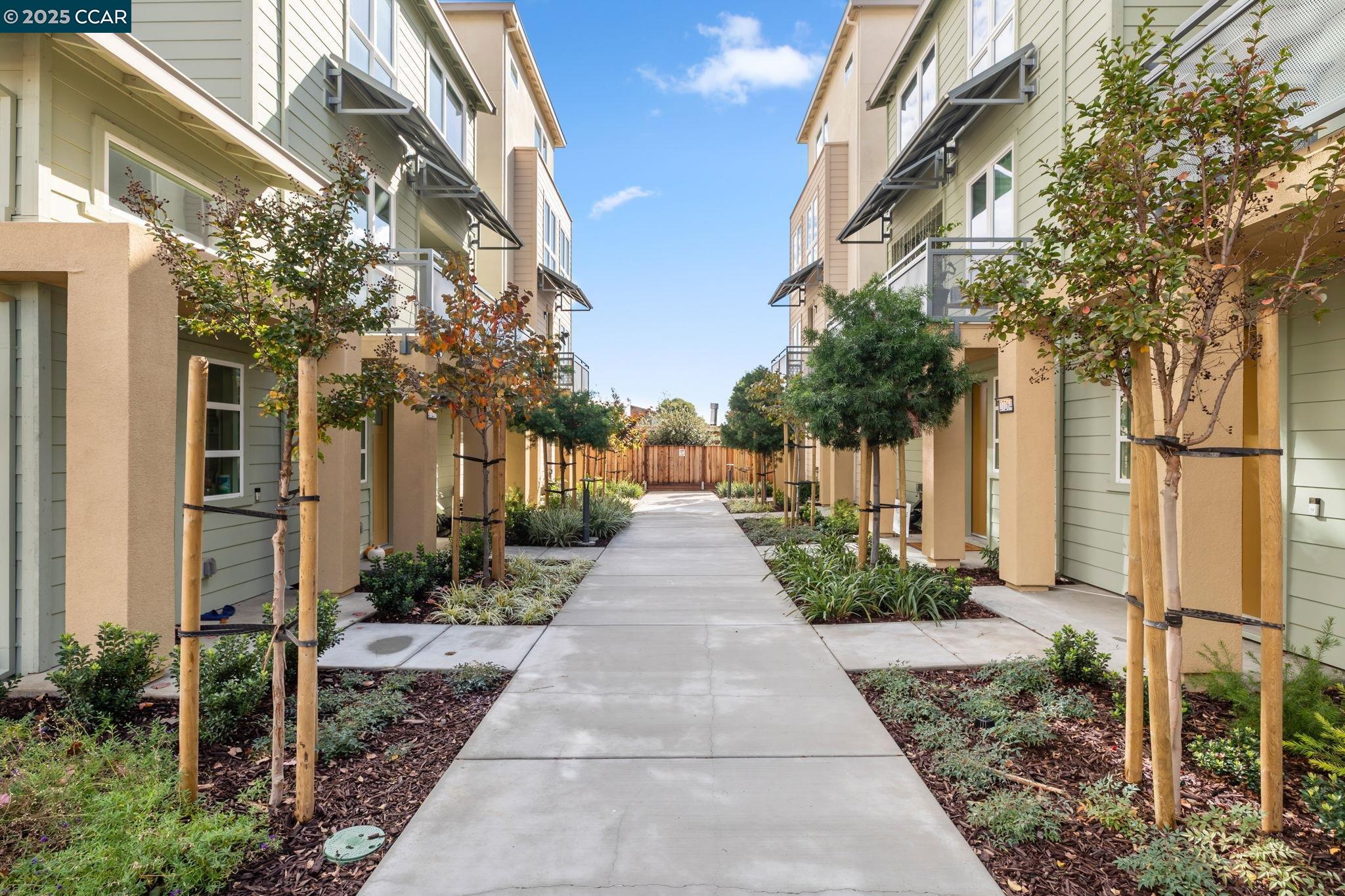 Detail Gallery Image 38 of 40 For 27264 Cosmo Ct, Hayward,  CA 94541 - 3 Beds | 2/1 Baths