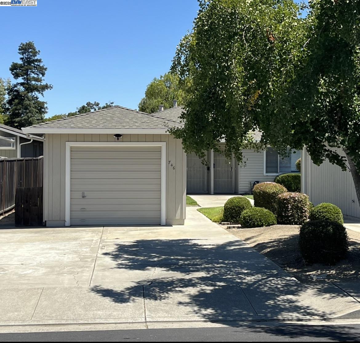 Detail Gallery Image 1 of 11 For 746 N K St, Livermore,  CA 94551 - 2 Beds | 1 Baths