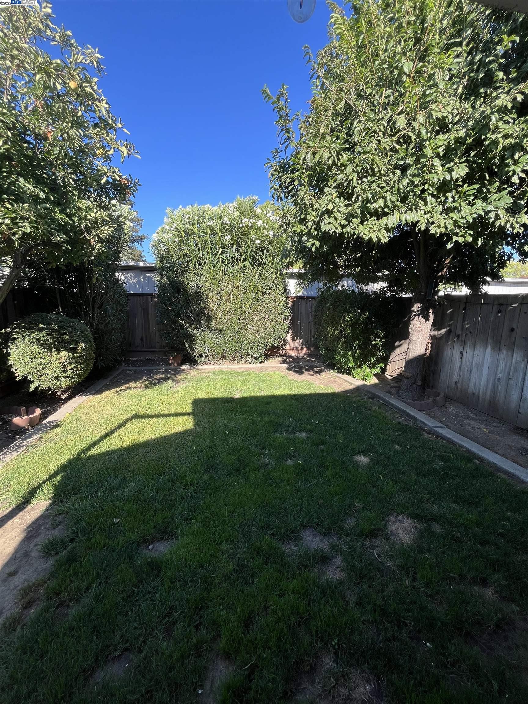 Detail Gallery Image 11 of 11 For 746 N K St, Livermore,  CA 94551 - 2 Beds | 1 Baths