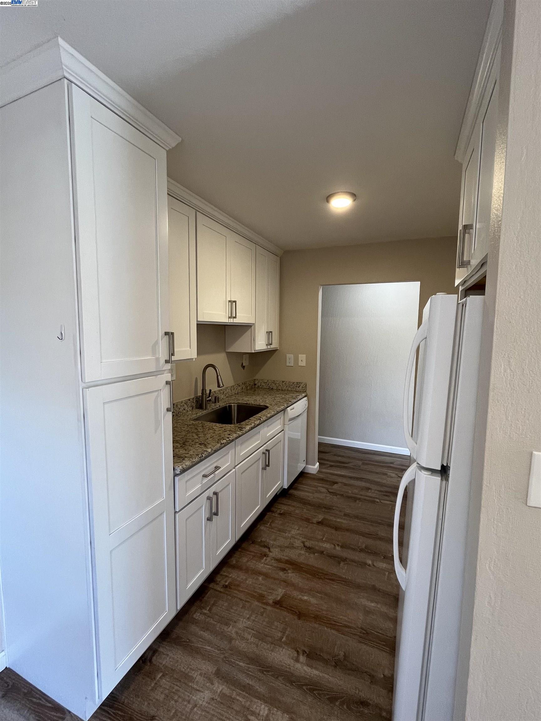 Detail Gallery Image 5 of 11 For 746 N K St, Livermore,  CA 94551 - 2 Beds | 1 Baths