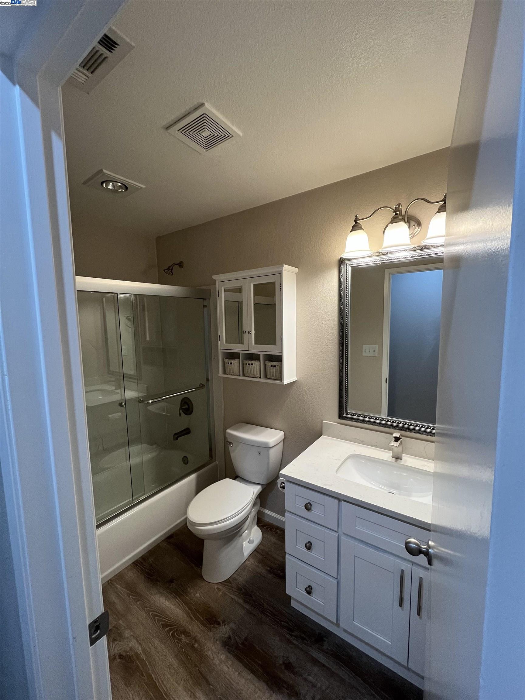 Detail Gallery Image 8 of 11 For 746 N K St, Livermore,  CA 94551 - 2 Beds | 1 Baths