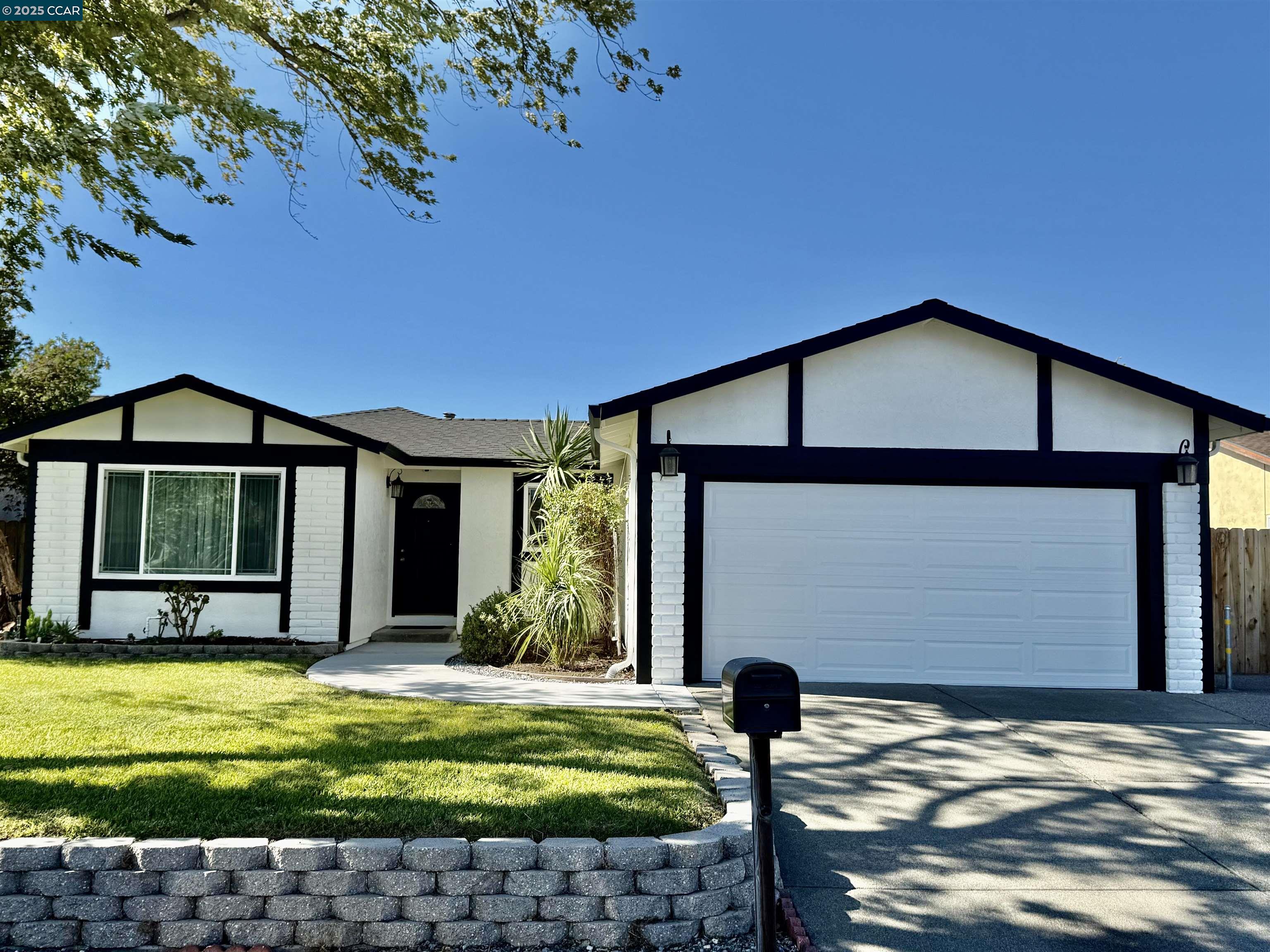 Detail Gallery Image 1 of 49 For 64 Rodondo Ave, Suisun City,  CA 94585 - 4 Beds | 2 Baths