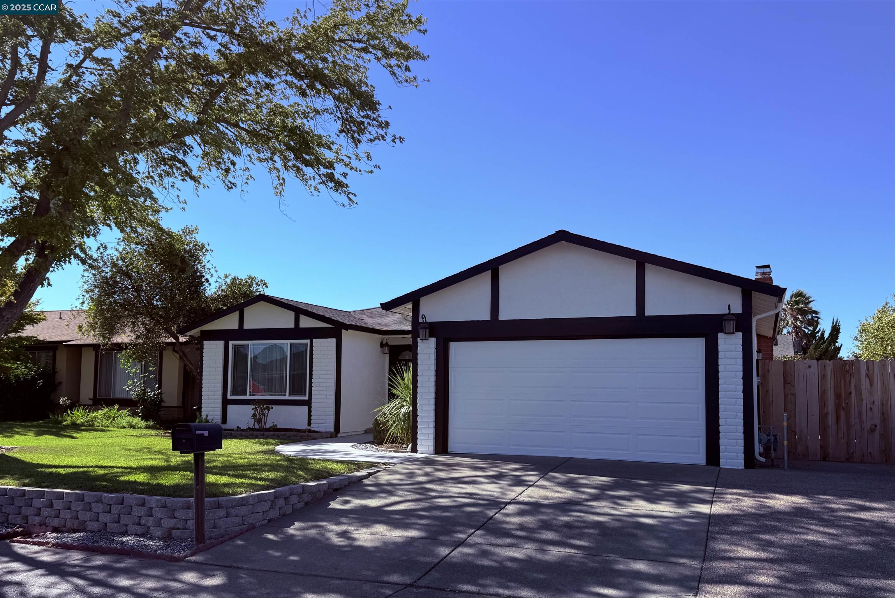 Detail Gallery Image 2 of 49 For 64 Rodondo Ave, Suisun City,  CA 94585 - 4 Beds | 2 Baths