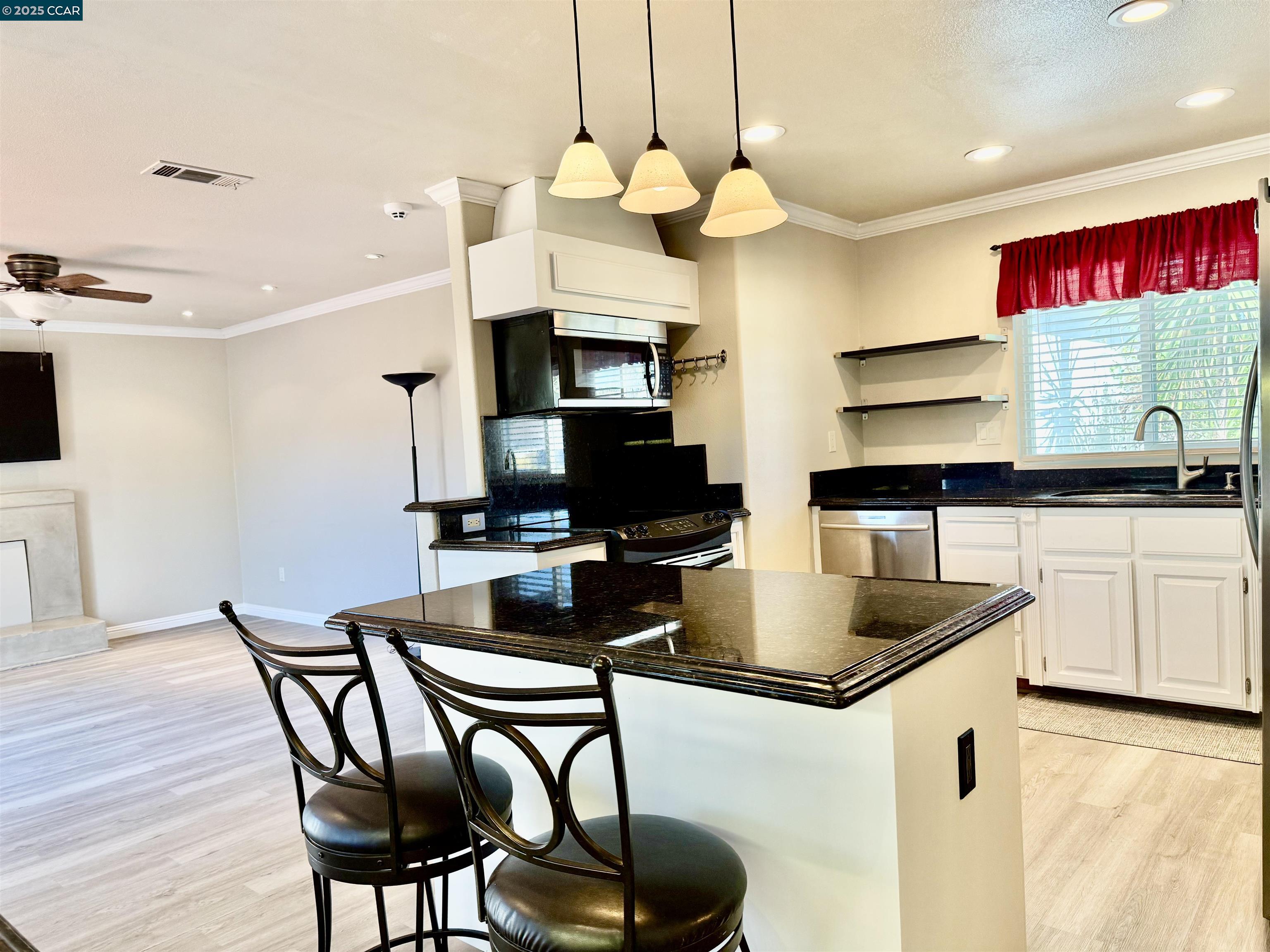 Detail Gallery Image 13 of 49 For 64 Rodondo Ave, Suisun City,  CA 94585 - 4 Beds | 2 Baths