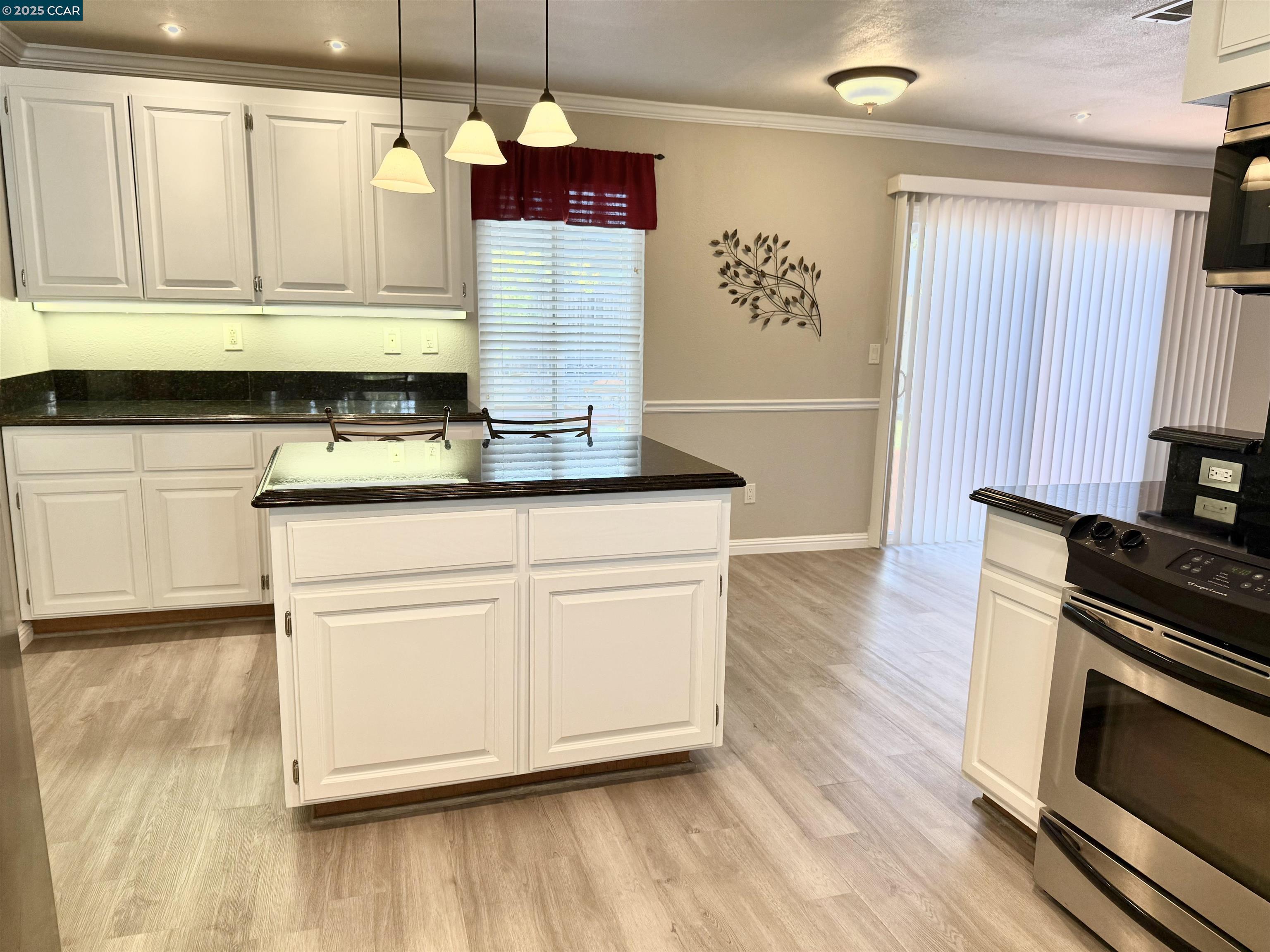 Detail Gallery Image 15 of 49 For 64 Rodondo Ave, Suisun City,  CA 94585 - 4 Beds | 2 Baths