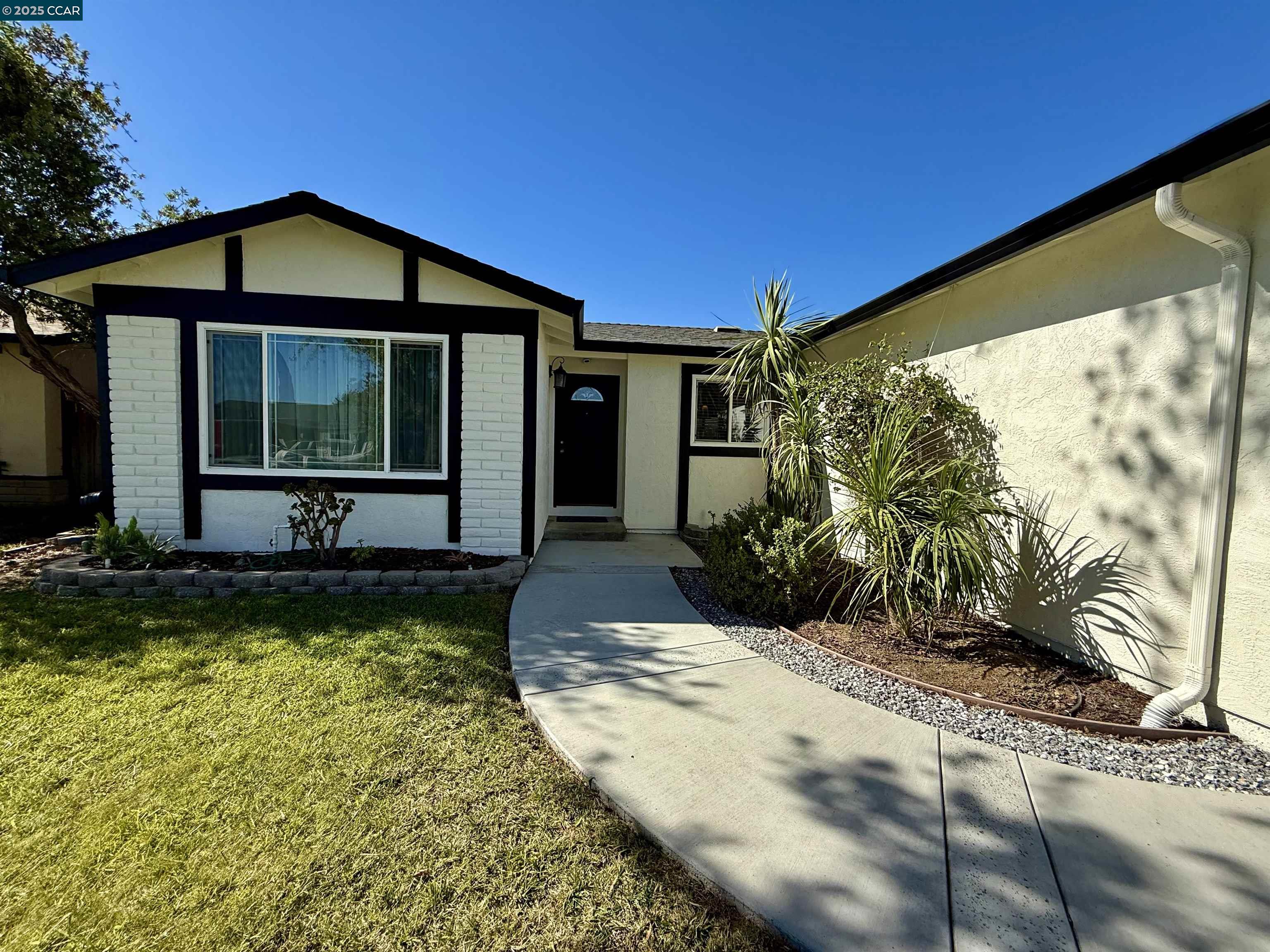 Detail Gallery Image 6 of 49 For 64 Rodondo Ave, Suisun City,  CA 94585 - 4 Beds | 2 Baths
