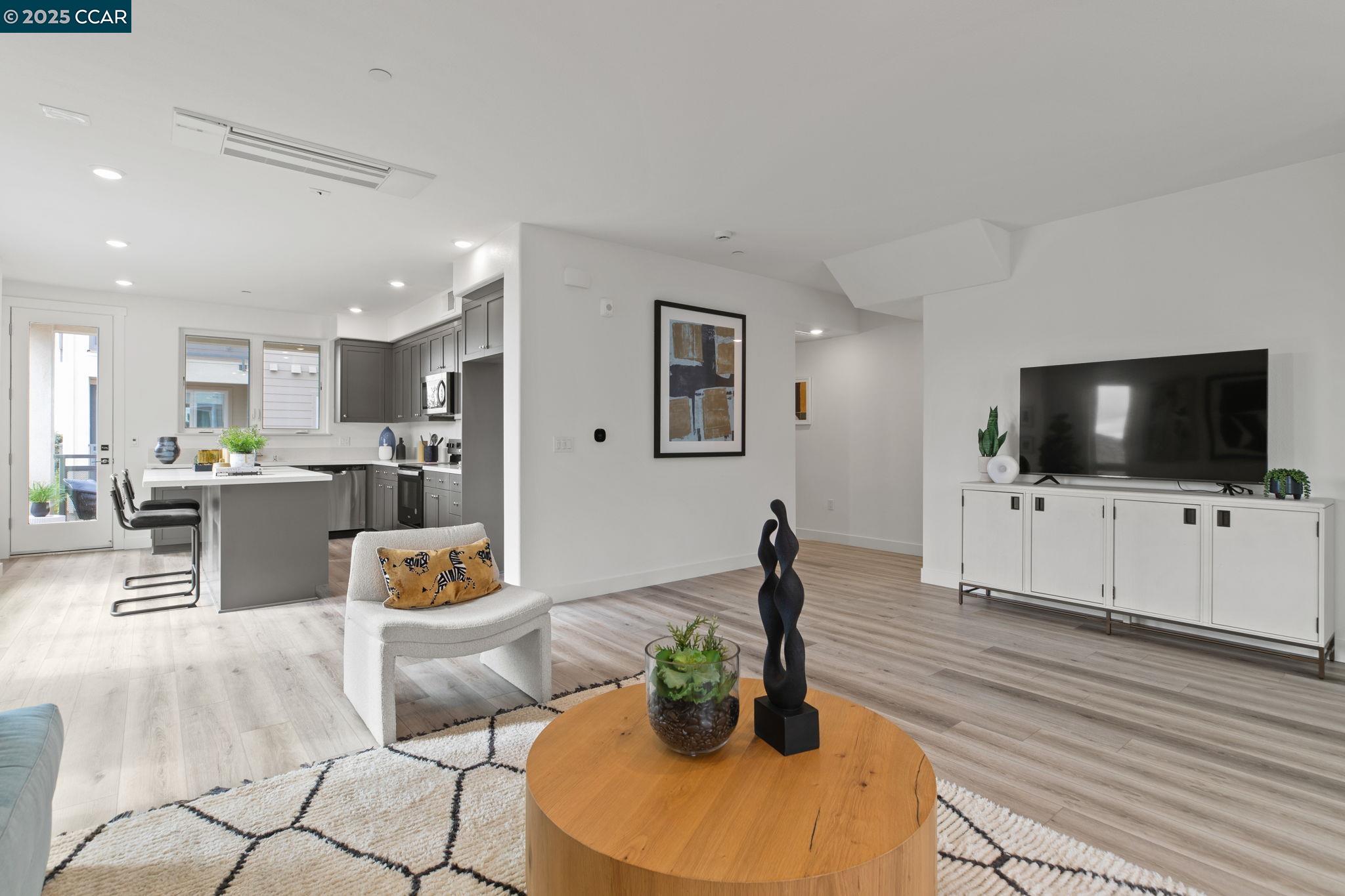 Detail Gallery Image 11 of 39 For 27276 Cosmo Ct, Hayward,  CA 94541 - 3 Beds | 2/1 Baths