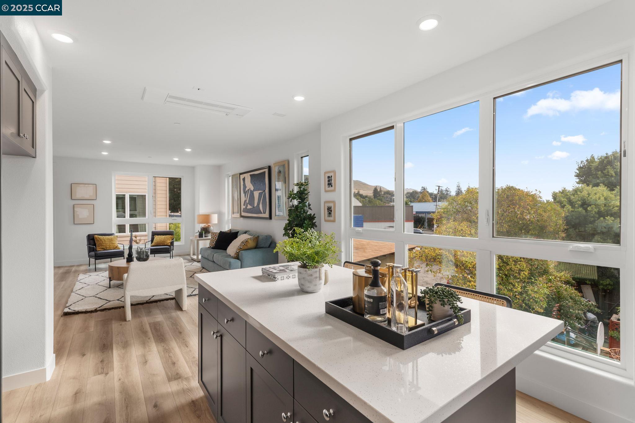 Detail Gallery Image 15 of 39 For 27276 Cosmo Ct, Hayward,  CA 94541 - 3 Beds | 2/1 Baths