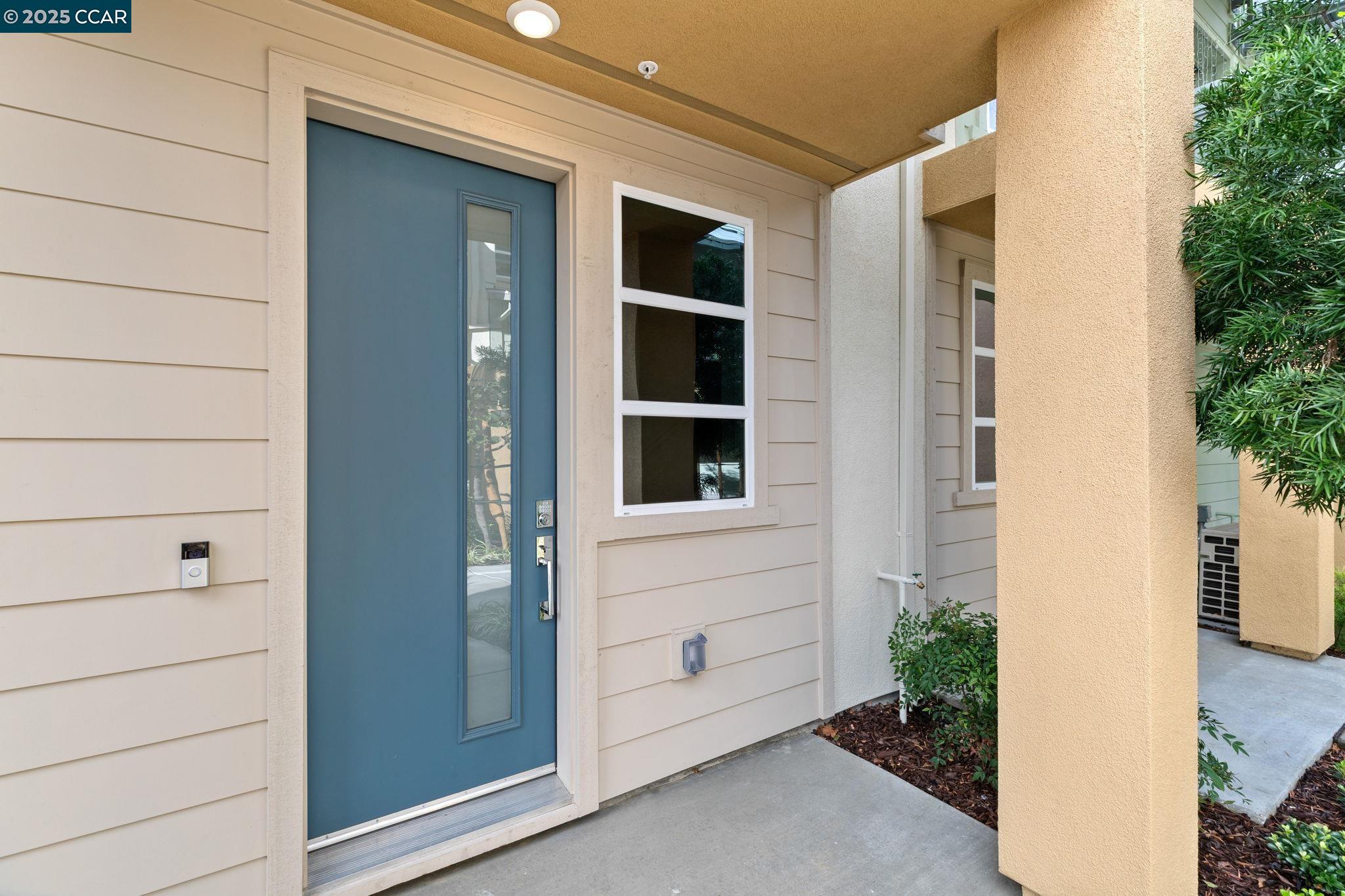 Detail Gallery Image 2 of 39 For 27276 Cosmo Ct, Hayward,  CA 94541 - 3 Beds | 2/1 Baths