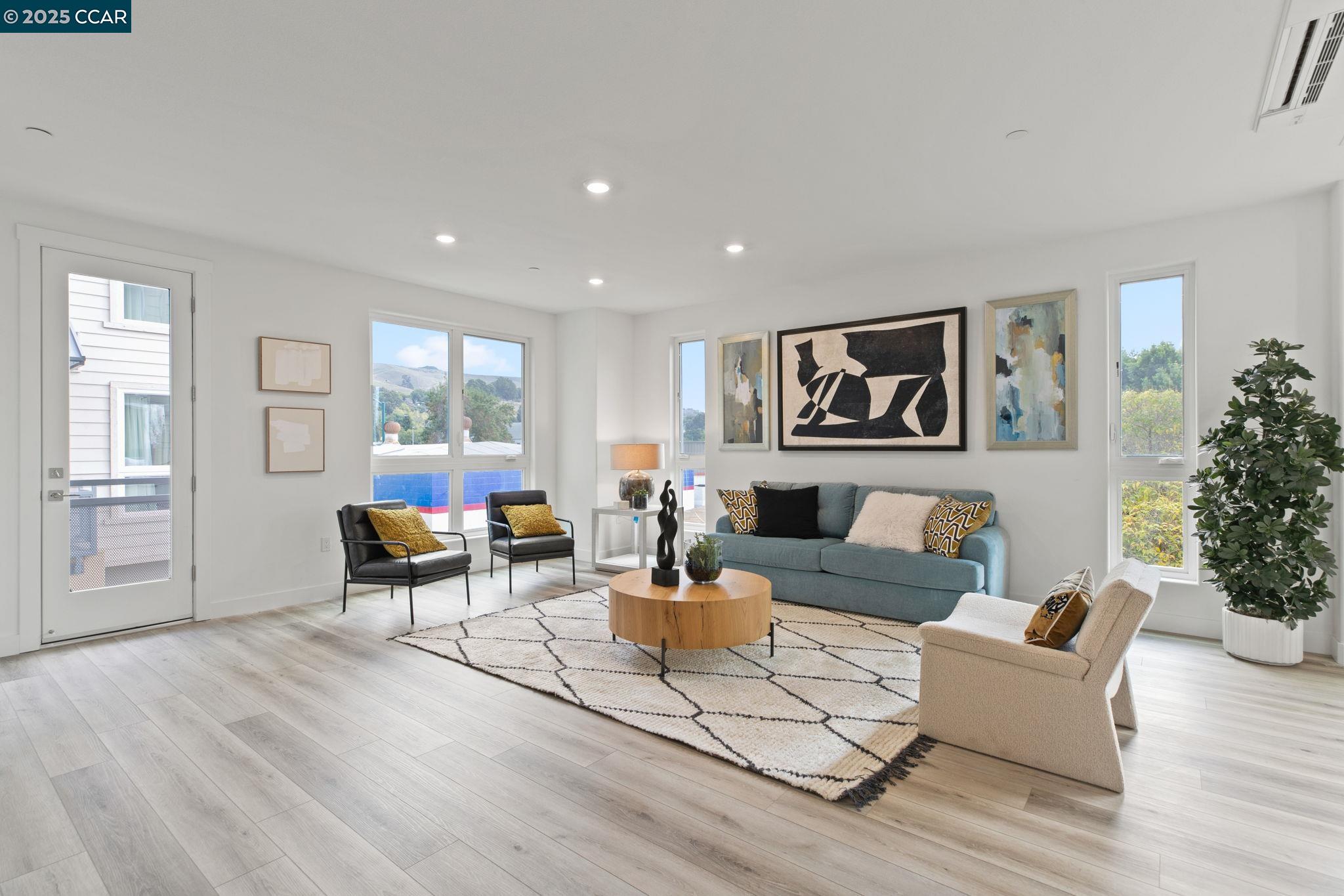 Detail Gallery Image 6 of 39 For 27276 Cosmo Ct, Hayward,  CA 94541 - 3 Beds | 2/1 Baths