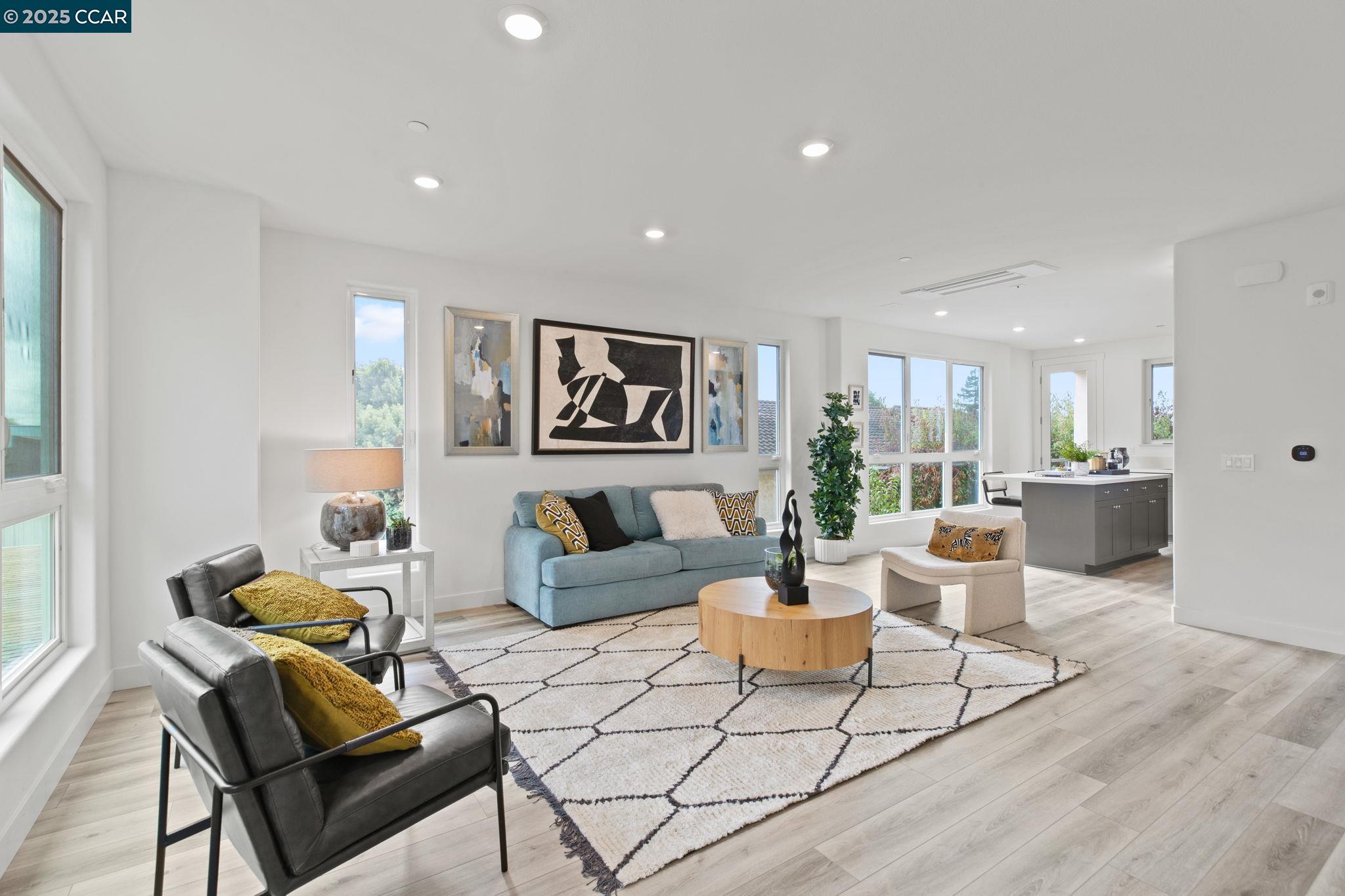 Detail Gallery Image 7 of 39 For 27276 Cosmo Ct, Hayward,  CA 94541 - 3 Beds | 2/1 Baths