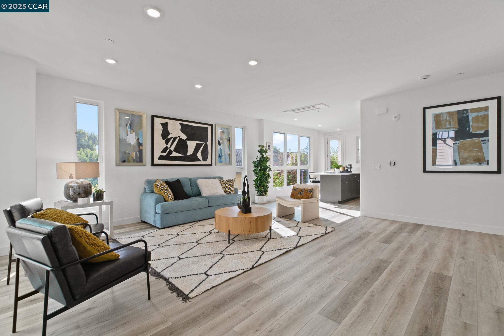 Detail Gallery Image 9 of 39 For 27276 Cosmo Ct, Hayward,  CA 94541 - 3 Beds | 2/1 Baths