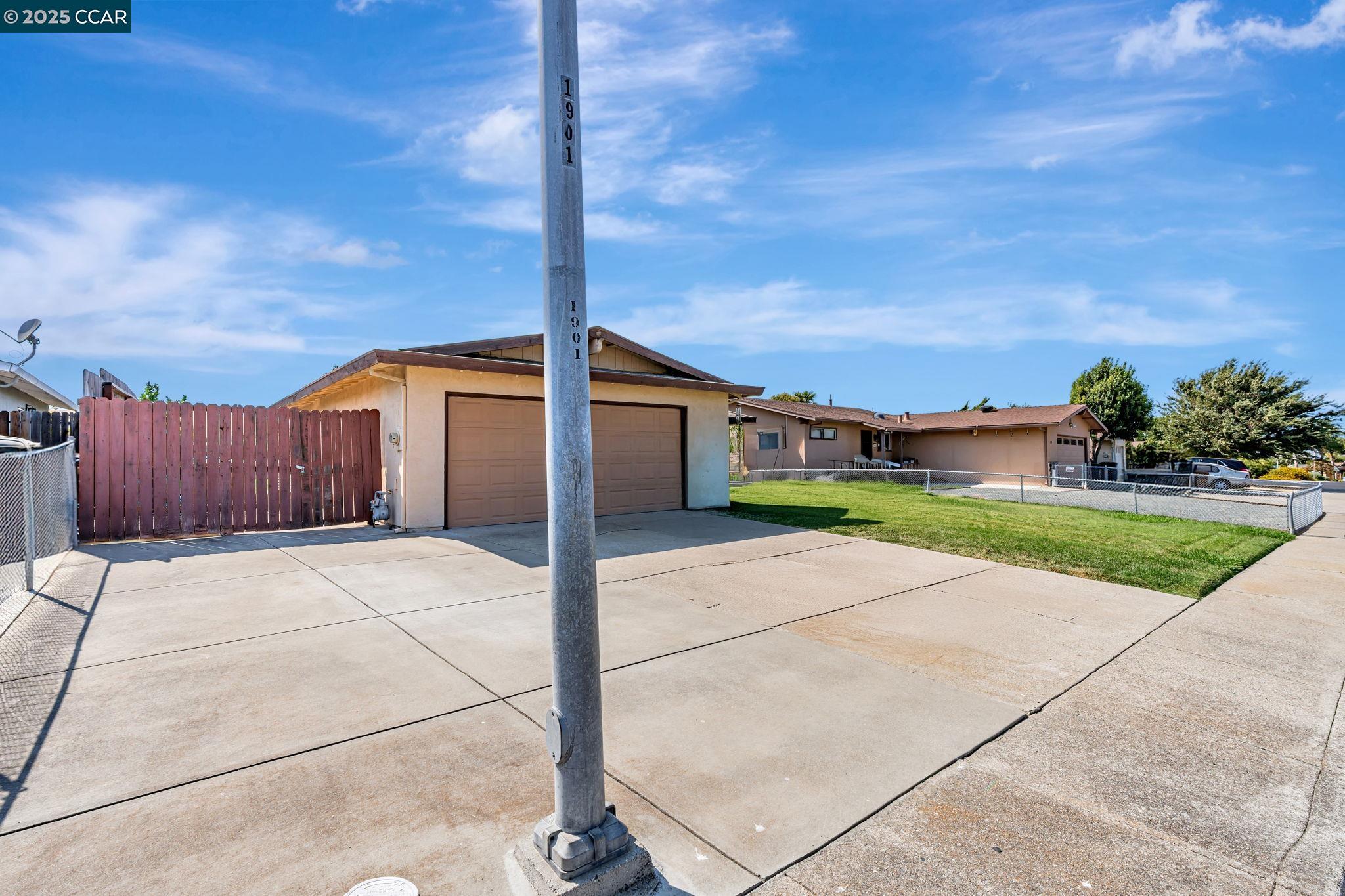 Detail Gallery Image 2 of 29 For 120 Butte Ct, Bay Point,  CA 94565 - 4 Beds | 2 Baths