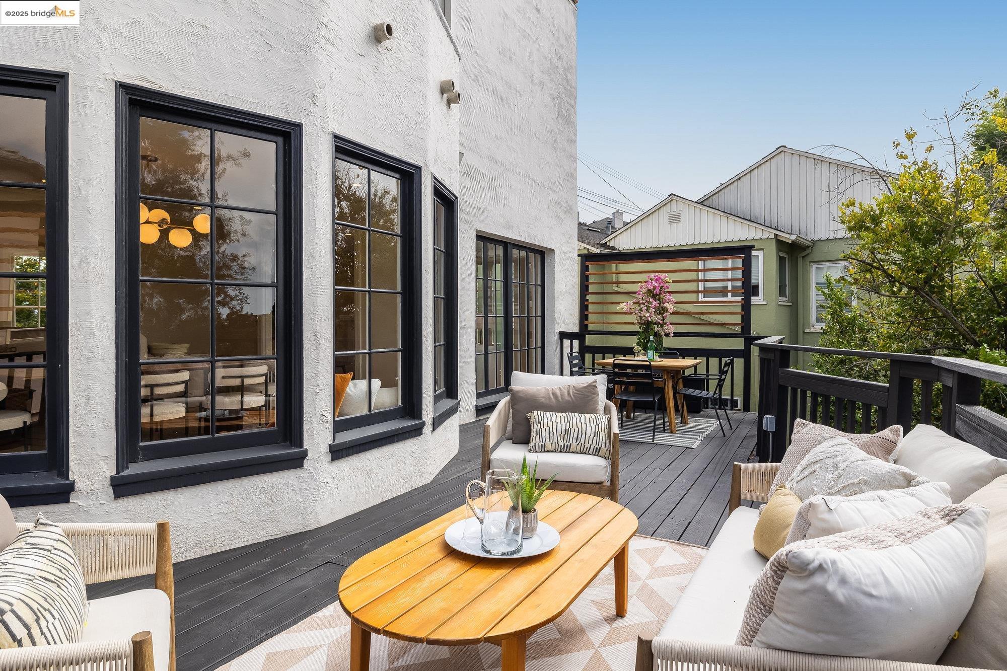 Detail Gallery Image 12 of 44 For 740 Calmar Ave, Oakland,  CA 94610 - 3 Beds | 2/1 Baths