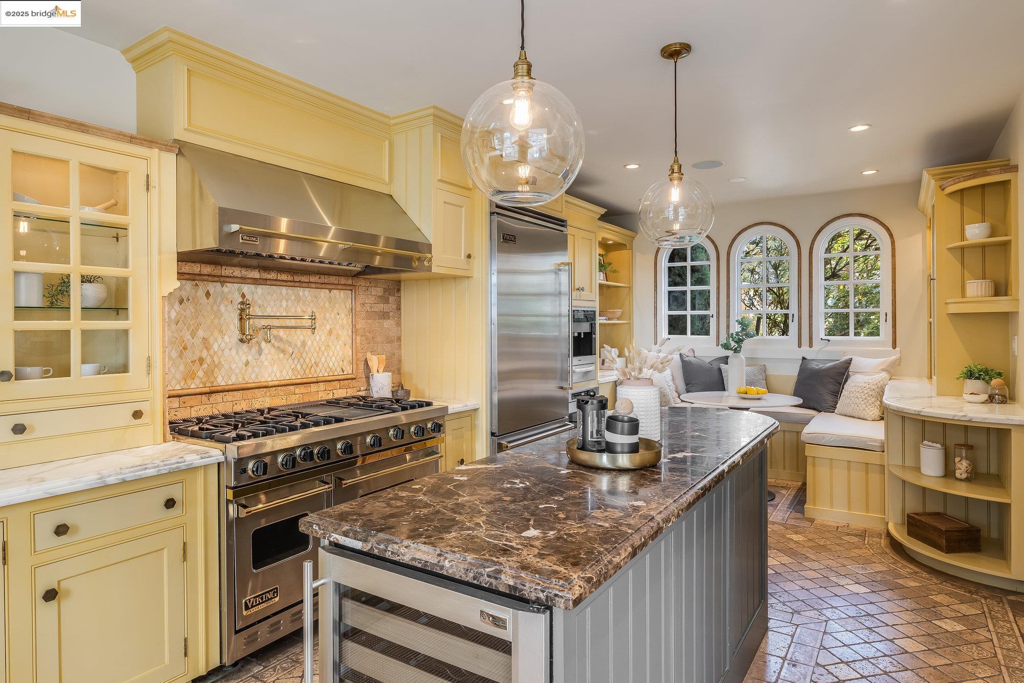 Detail Gallery Image 20 of 44 For 740 Calmar Ave, Oakland,  CA 94610 - 3 Beds | 2/1 Baths