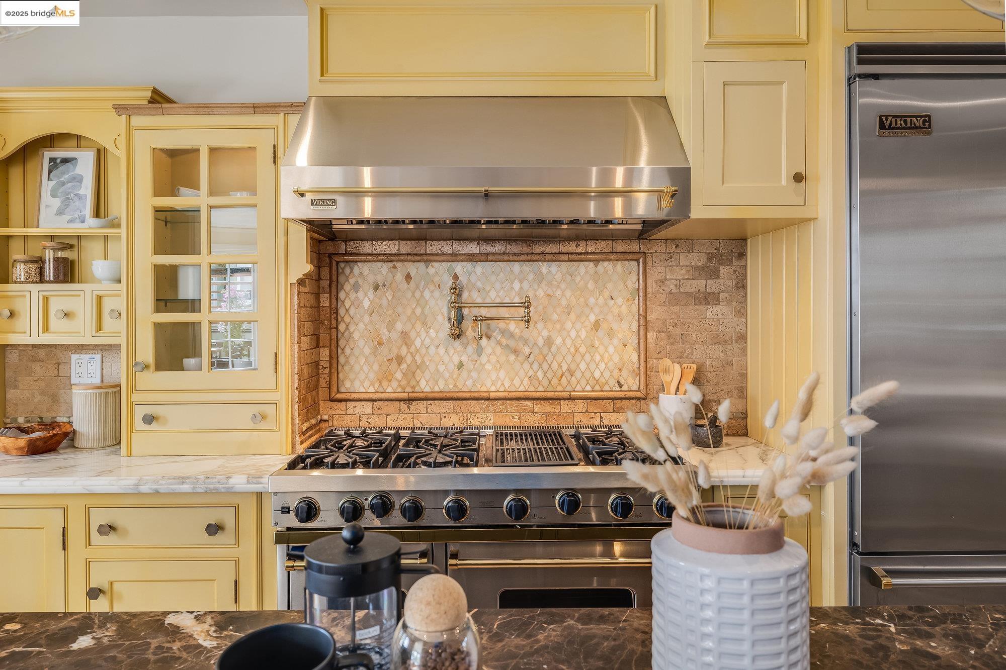 Detail Gallery Image 21 of 44 For 740 Calmar Ave, Oakland,  CA 94610 - 3 Beds | 2/1 Baths