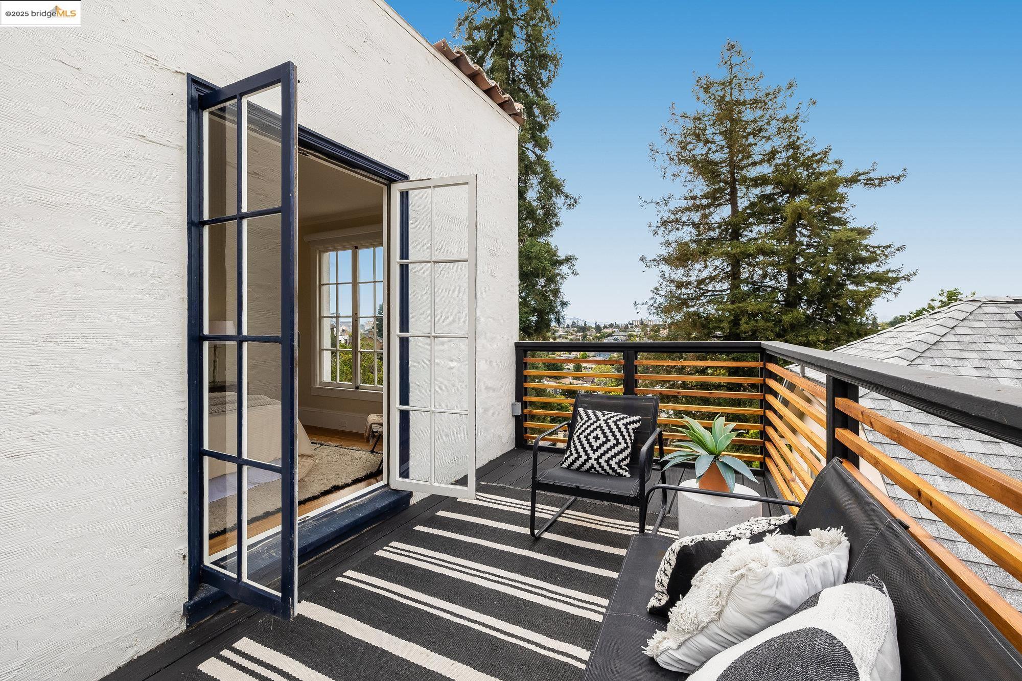 Detail Gallery Image 32 of 44 For 740 Calmar Ave, Oakland,  CA 94610 - 3 Beds | 2/1 Baths