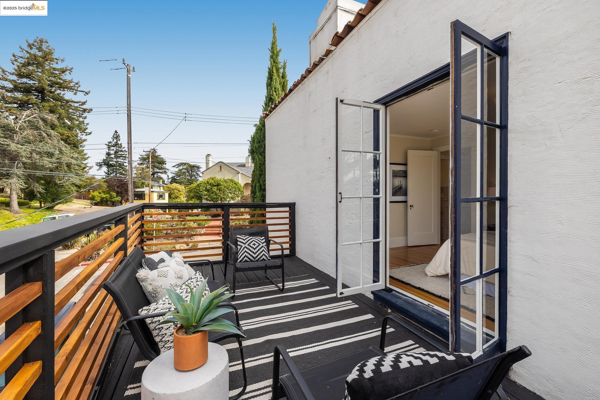 Detail Gallery Image 35 of 44 For 740 Calmar Ave, Oakland,  CA 94610 - 3 Beds | 2/1 Baths