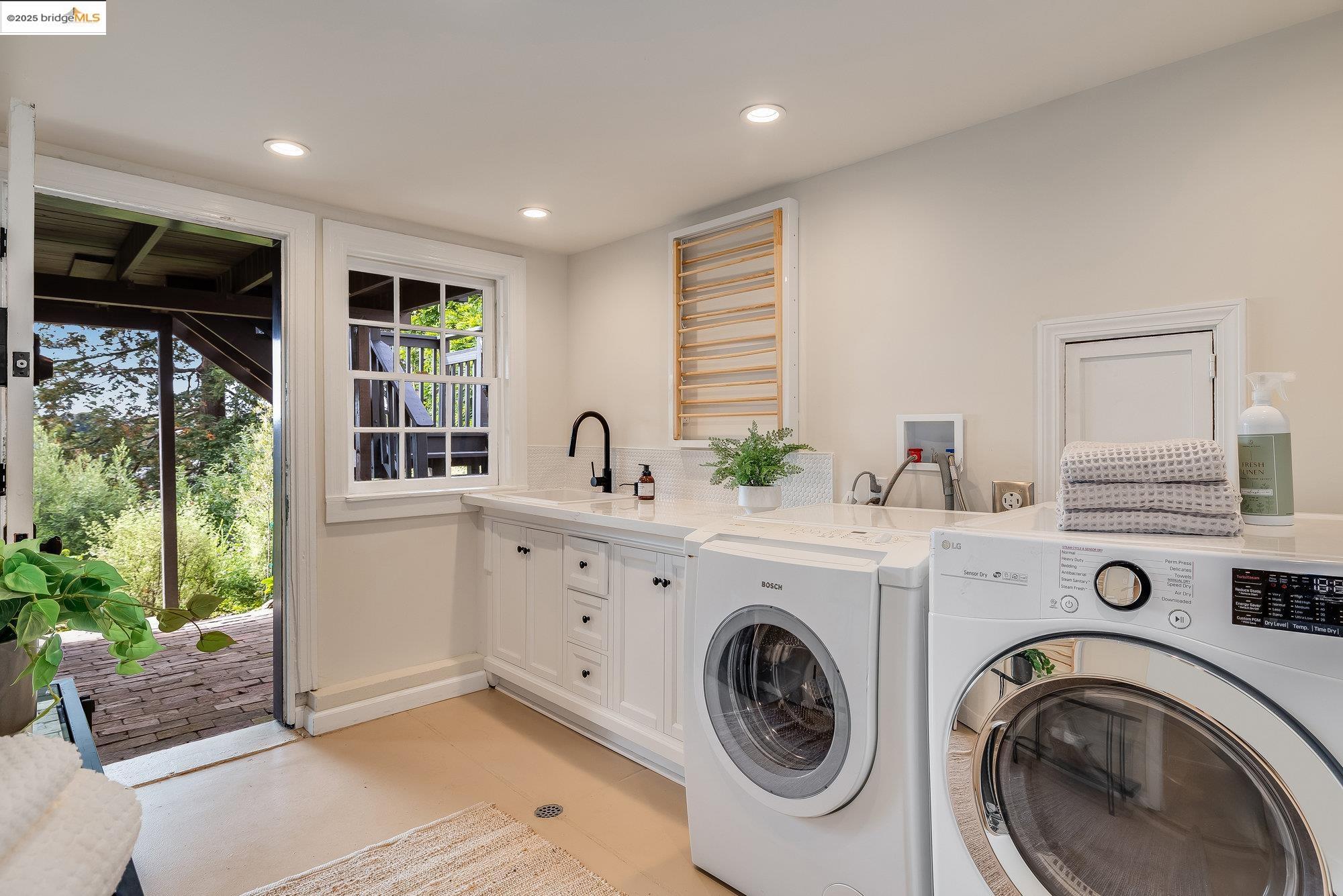 Detail Gallery Image 37 of 44 For 740 Calmar Ave, Oakland,  CA 94610 - 3 Beds | 2/1 Baths
