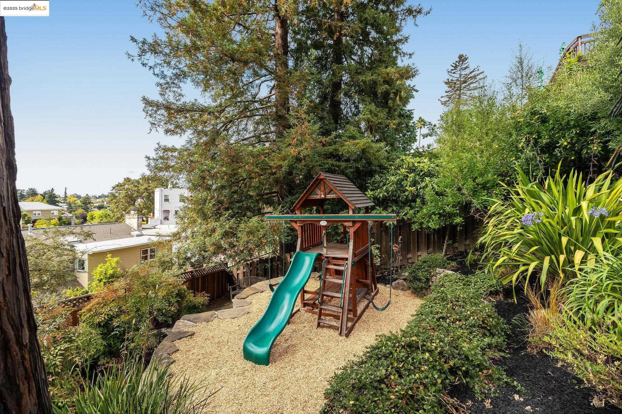 Detail Gallery Image 40 of 44 For 740 Calmar Ave, Oakland,  CA 94610 - 3 Beds | 2/1 Baths