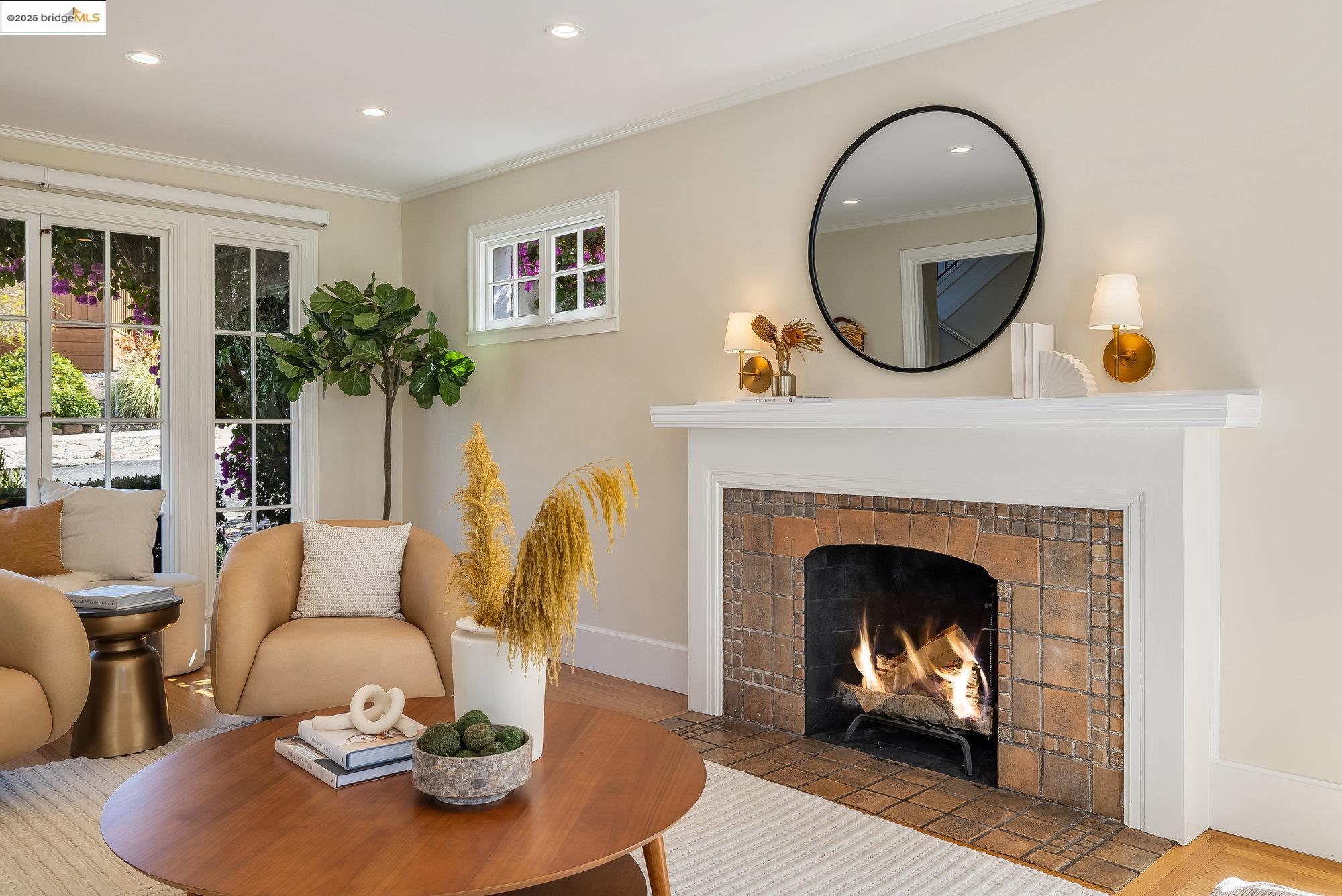 Detail Gallery Image 6 of 44 For 740 Calmar Ave, Oakland,  CA 94610 - 3 Beds | 2/1 Baths