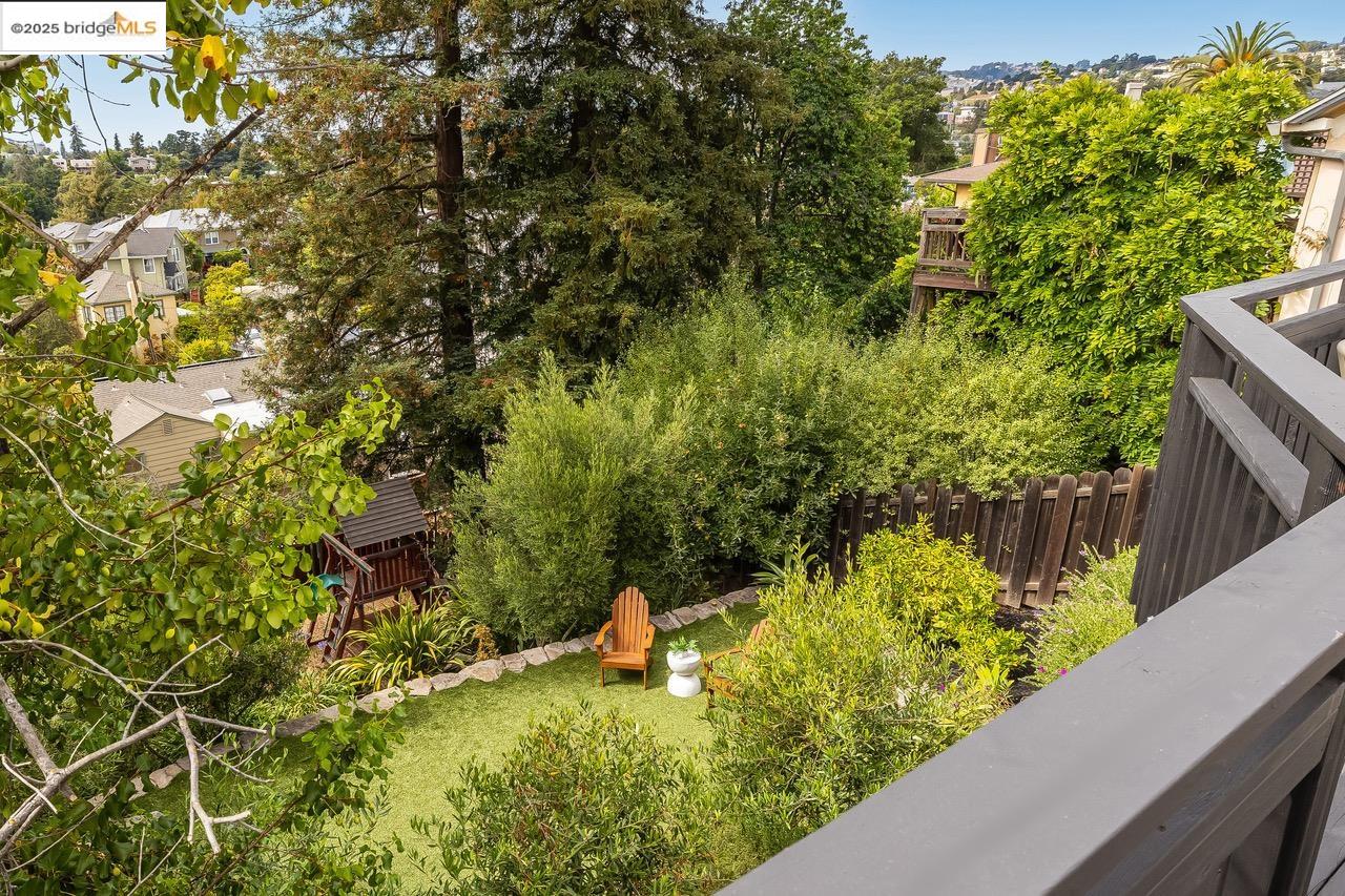 Detail Gallery Image 9 of 44 For 740 Calmar Ave, Oakland,  CA 94610 - 3 Beds | 2/1 Baths