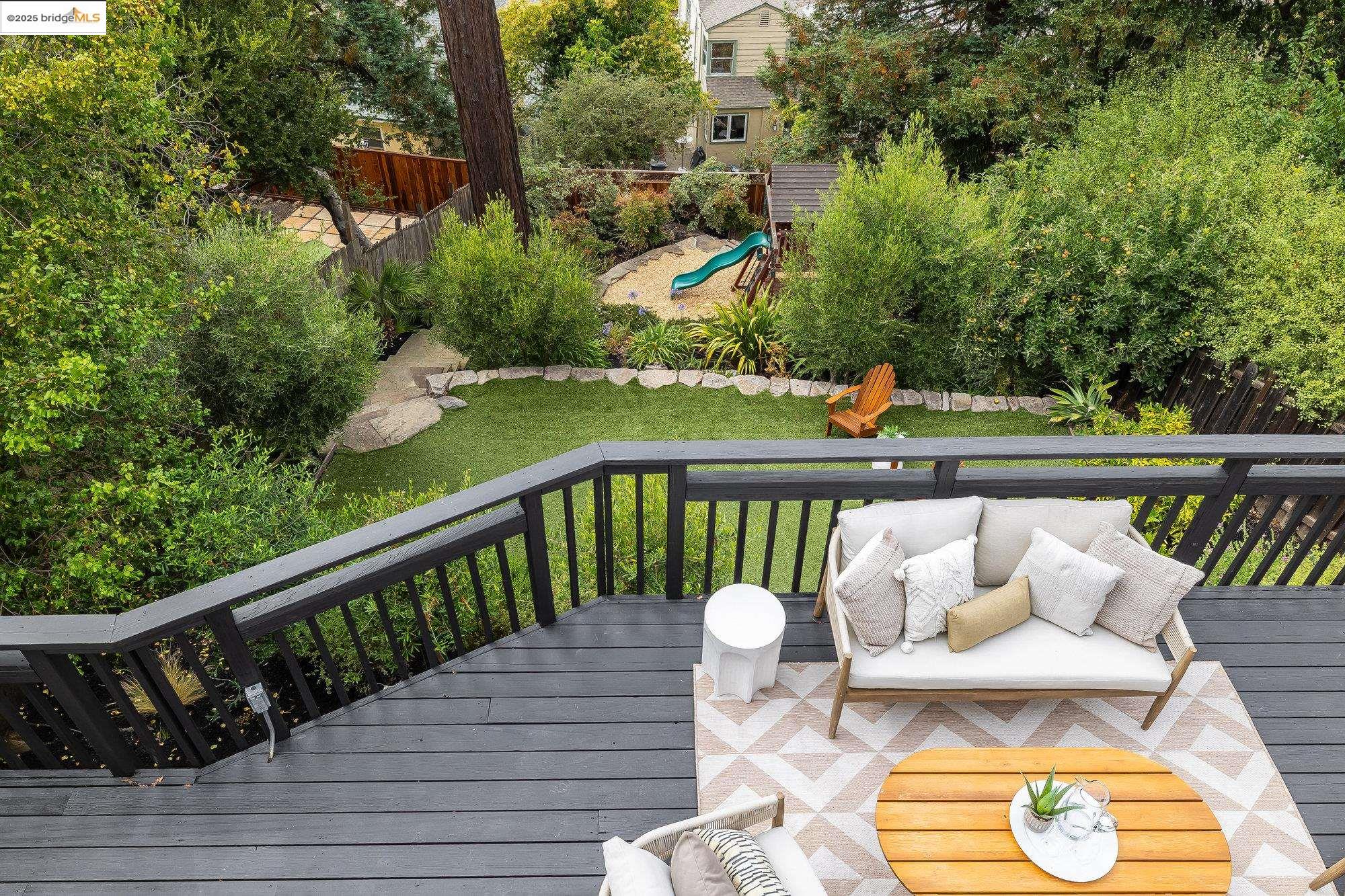 Detail Gallery Image 10 of 44 For 740 Calmar Ave, Oakland,  CA 94610 - 3 Beds | 2/1 Baths