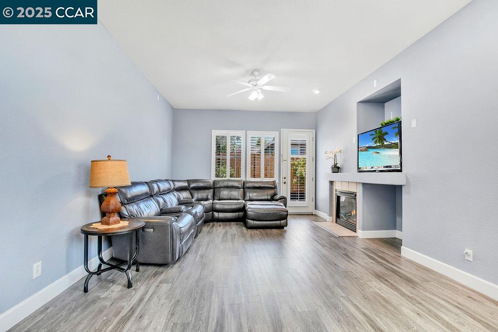 Detail Gallery Image 7 of 30 For 7782 Foppiano Way, Windsor,  CA 95492 - 4 Beds | 2 Baths