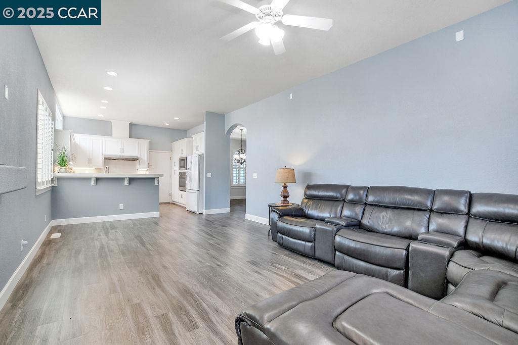 Detail Gallery Image 8 of 30 For 7782 Foppiano Way, Windsor,  CA 95492 - 4 Beds | 2 Baths