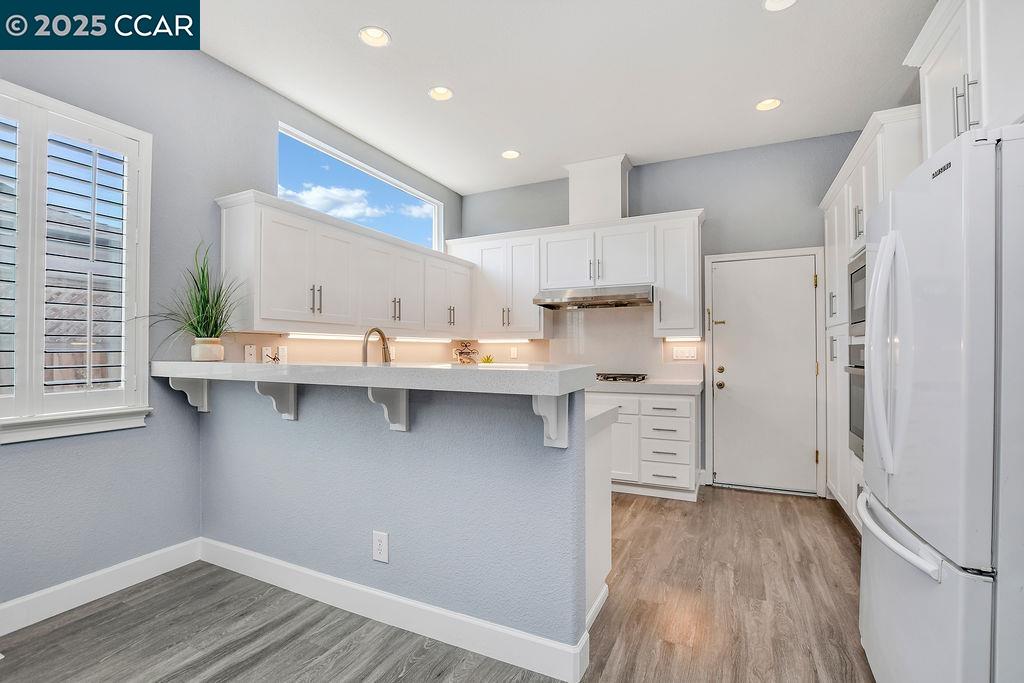 Detail Gallery Image 9 of 30 For 7782 Foppiano Way, Windsor,  CA 95492 - 4 Beds | 2 Baths