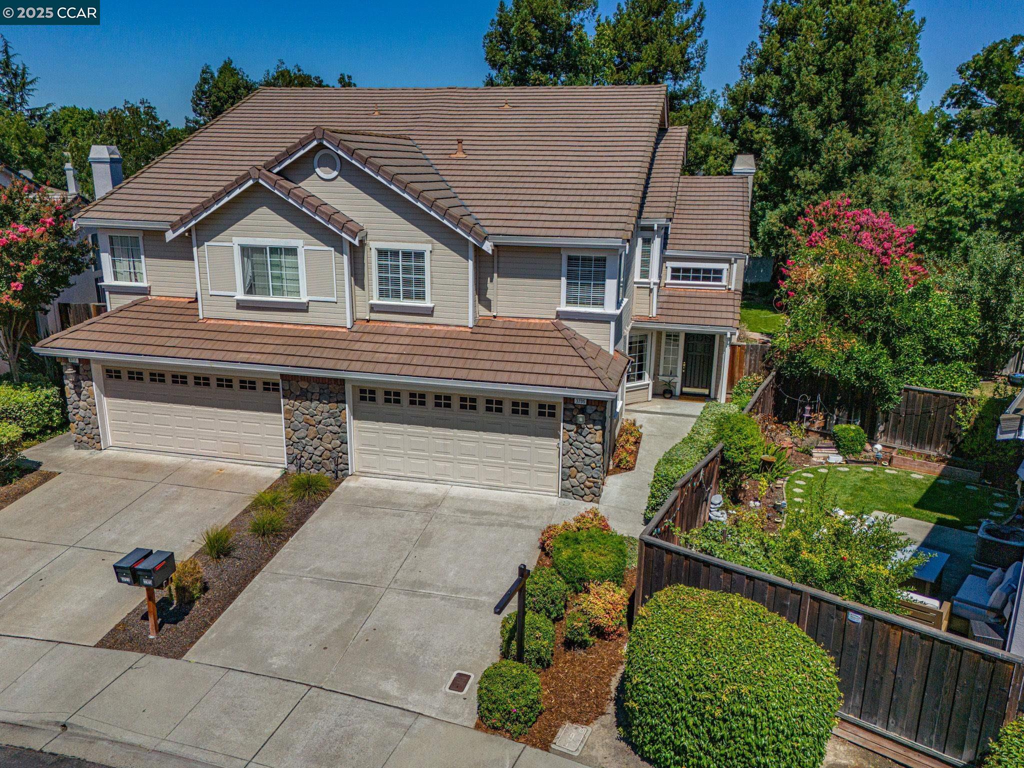 Detail Gallery Image 2 of 47 For 3705 Rose Rock Cir, Pleasanton,  CA 94588 - 4 Beds | 2/1 Baths