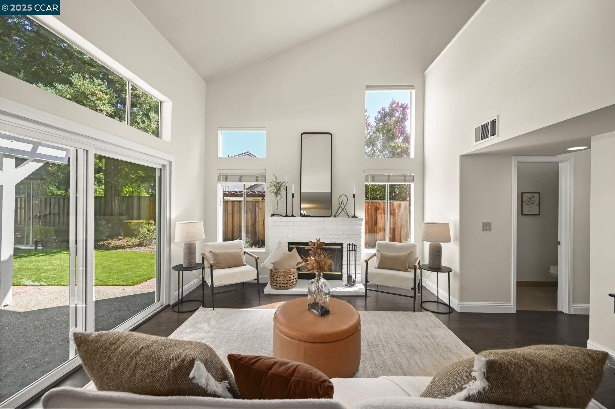 Detail Gallery Image 11 of 47 For 3705 Rose Rock Cir, Pleasanton,  CA 94588 - 4 Beds | 2/1 Baths