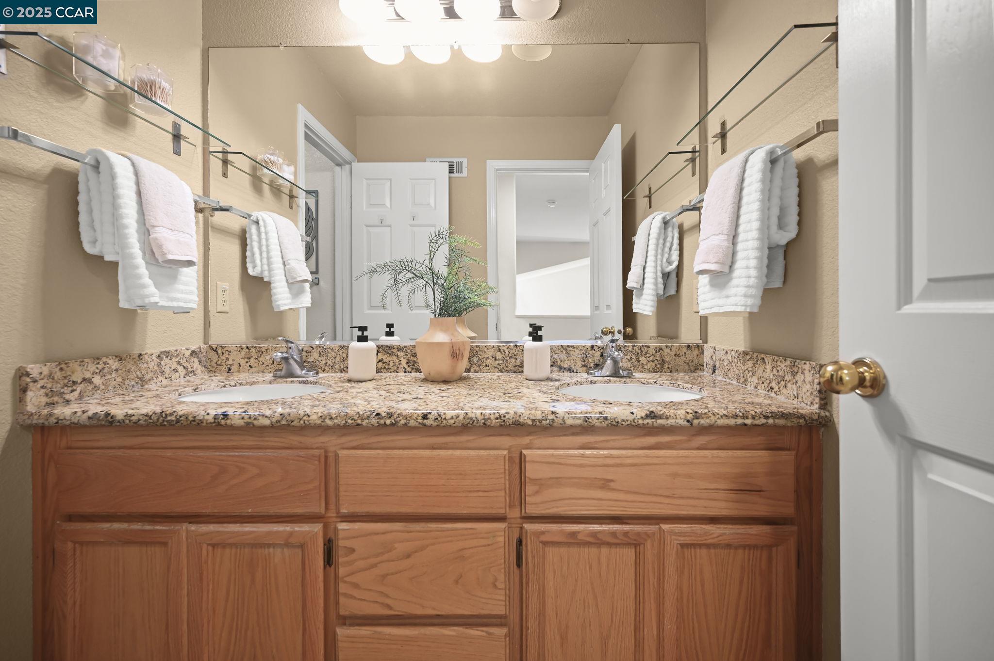 Detail Gallery Image 20 of 47 For 3705 Rose Rock Cir, Pleasanton,  CA 94588 - 4 Beds | 2/1 Baths