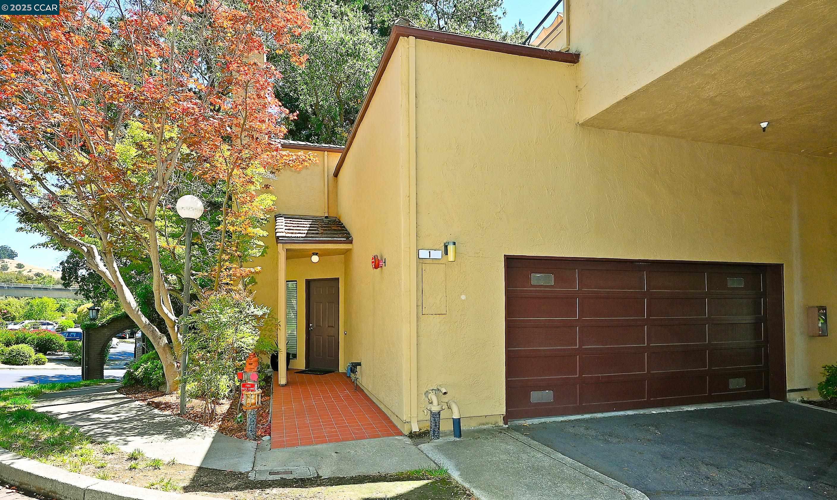 Detail Gallery Image 1 of 43 For 3279 Mt Diablo Ct #1,  Lafayette,  CA 94549 - 2 Beds | 2/1 Baths