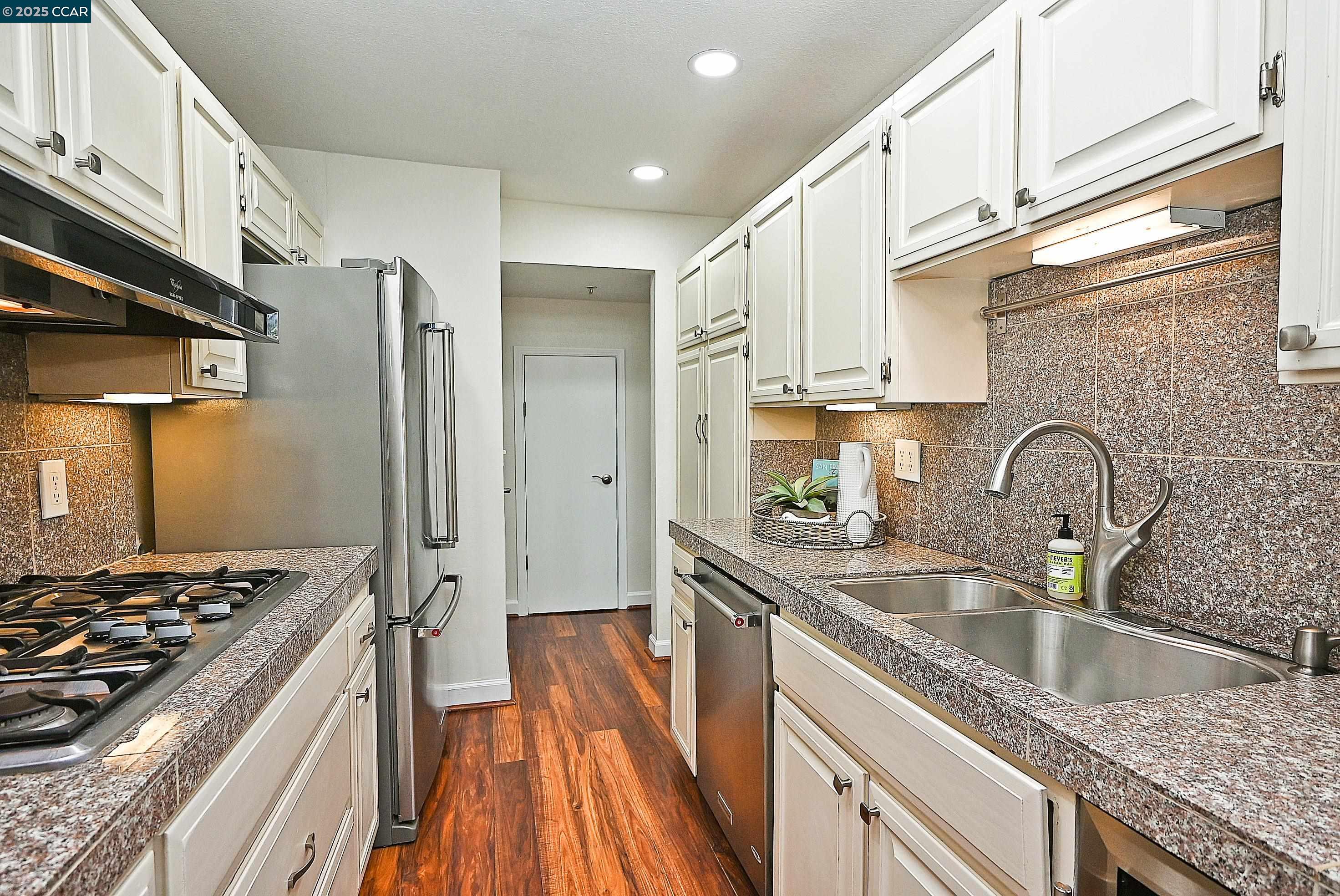Detail Gallery Image 11 of 43 For 3279 Mt Diablo Ct #1,  Lafayette,  CA 94549 - 2 Beds | 2/1 Baths