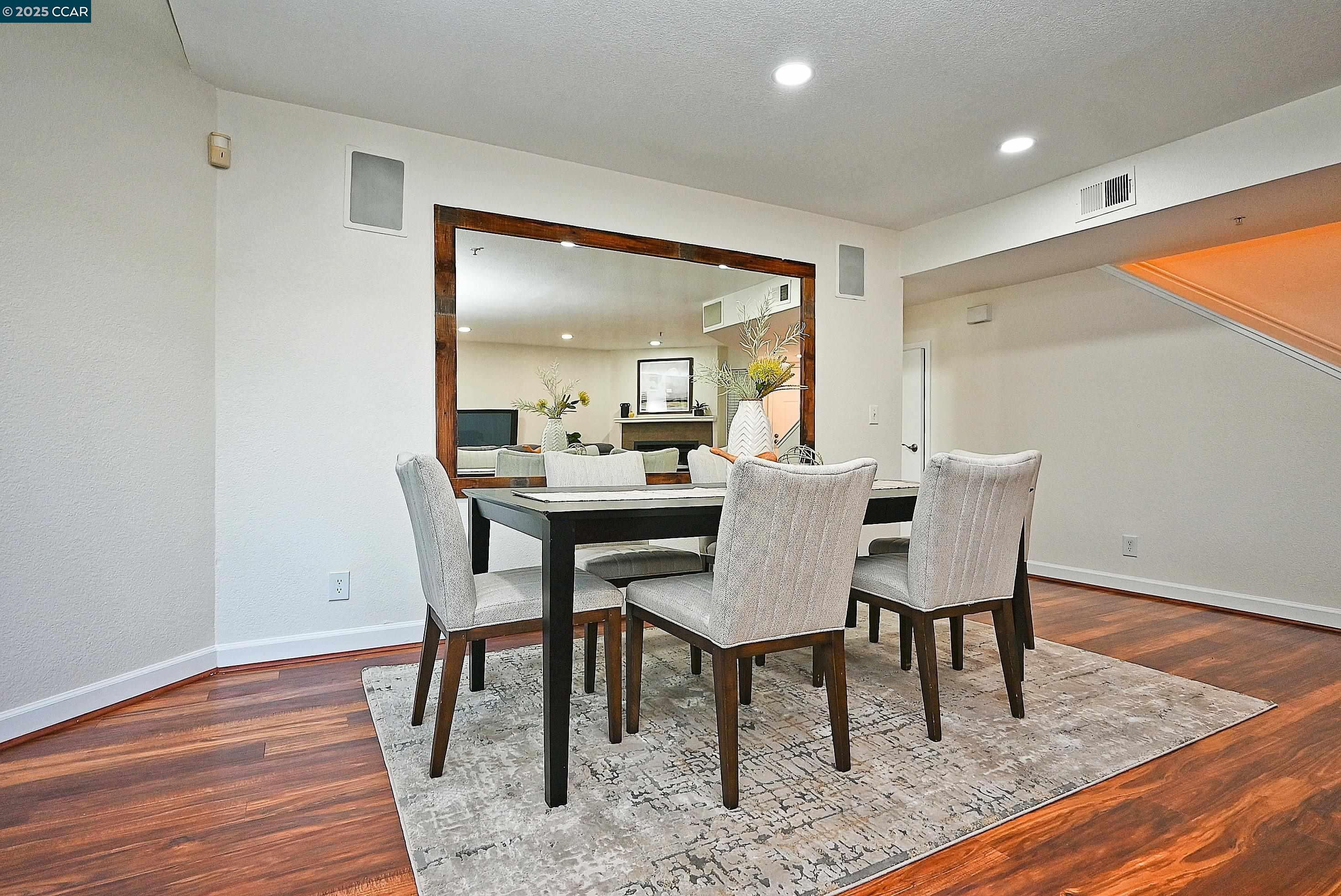 Detail Gallery Image 13 of 43 For 3279 Mt Diablo Ct #1,  Lafayette,  CA 94549 - 2 Beds | 2/1 Baths