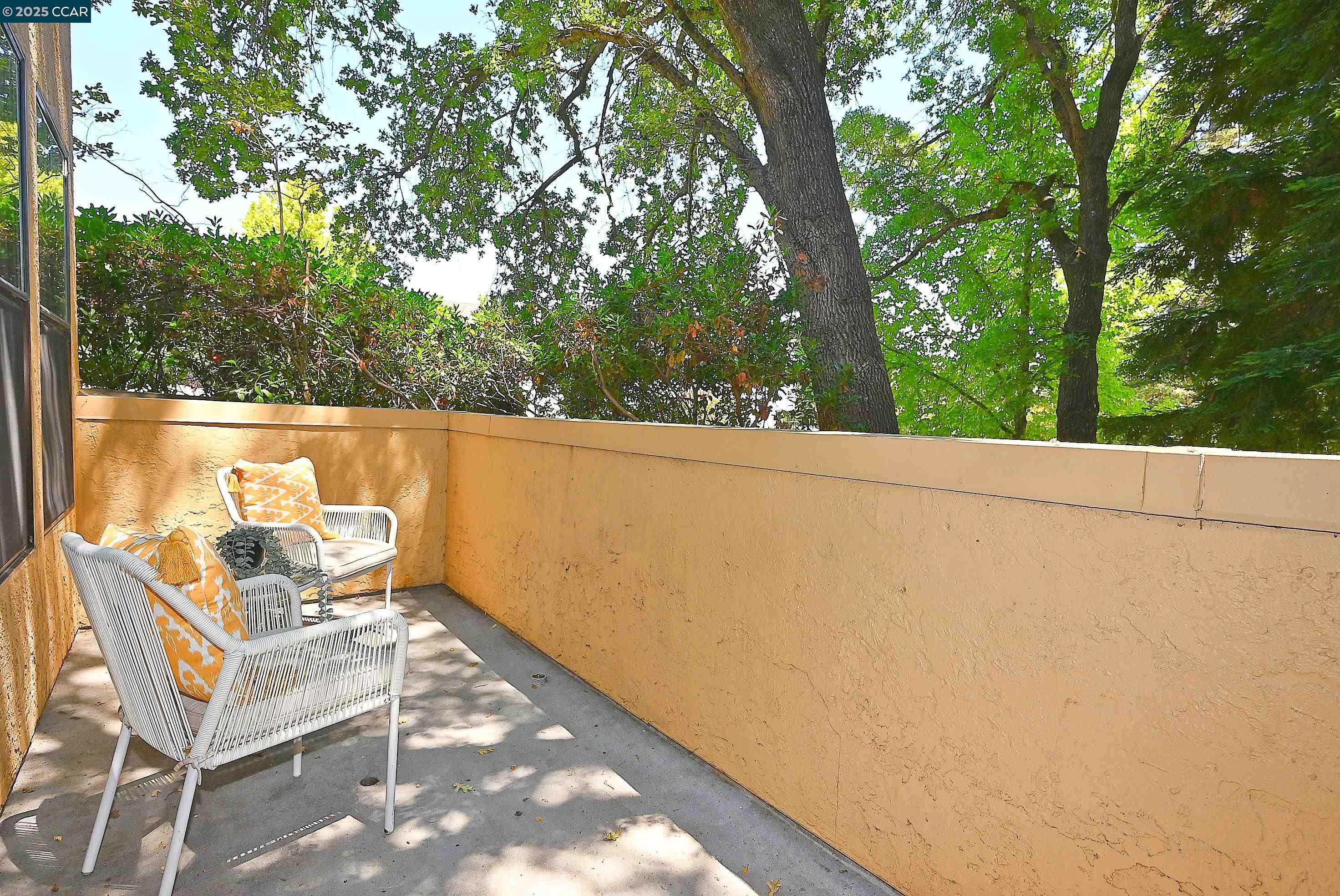 Detail Gallery Image 15 of 43 For 3279 Mt Diablo Ct #1,  Lafayette,  CA 94549 - 2 Beds | 2/1 Baths