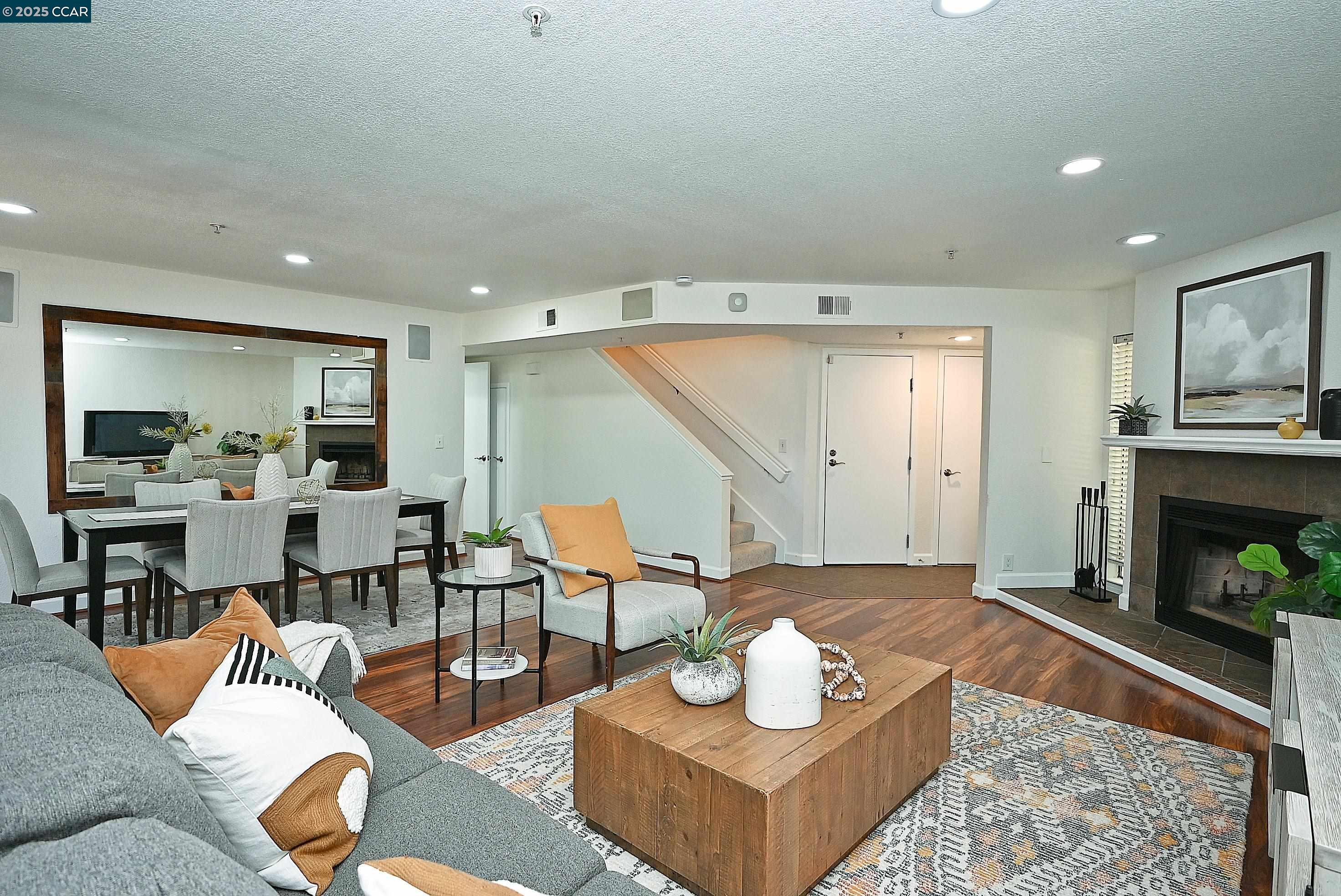 Detail Gallery Image 4 of 43 For 3279 Mt Diablo Ct #1,  Lafayette,  CA 94549 - 2 Beds | 2/1 Baths